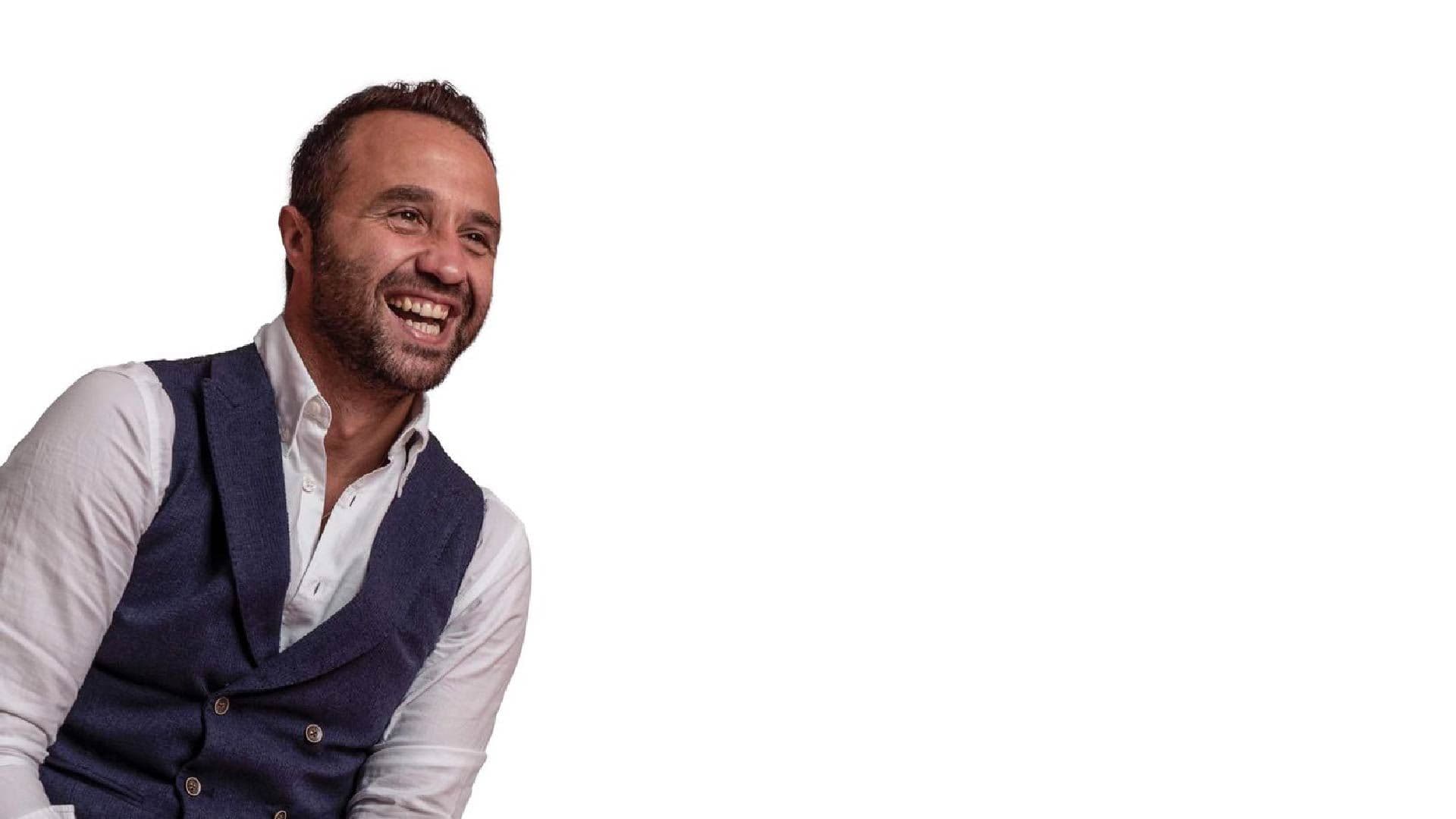 Local comedian to host 6 nights of socially-distanced stand-up comedy