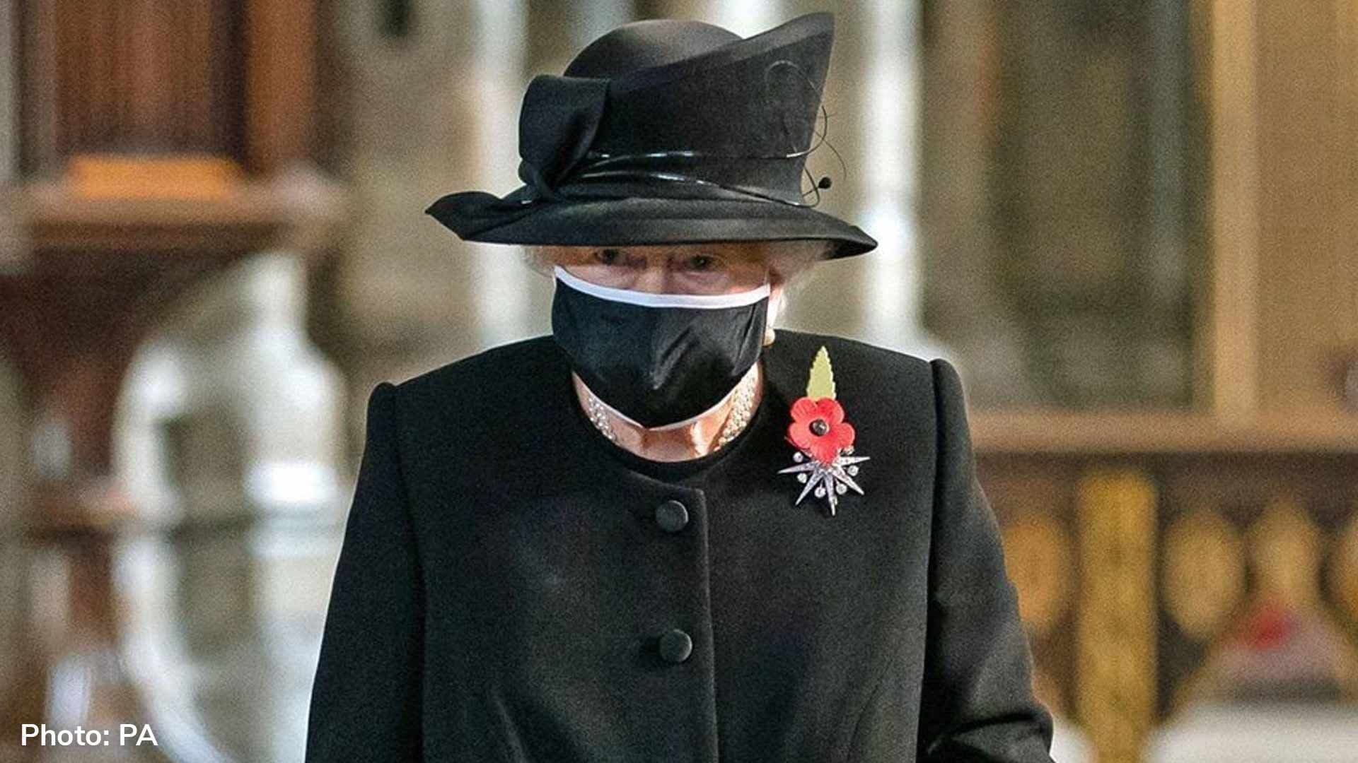 Queen Elizabeth wears a face mask in public for the first time