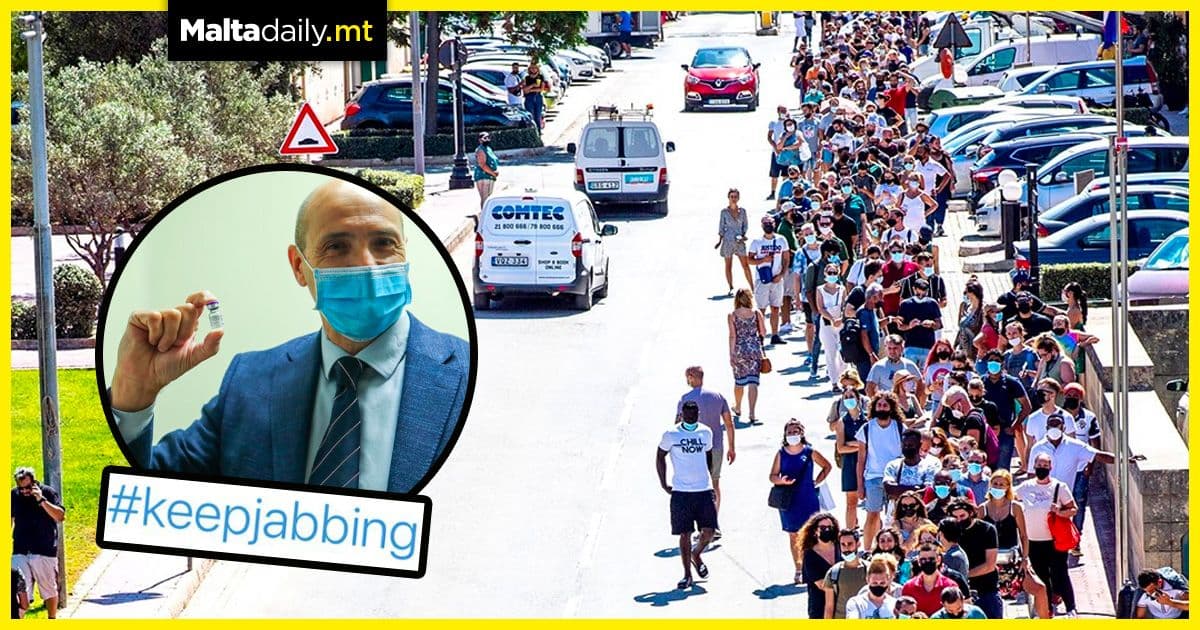 Hundreds queue to receive jab in new walk-in vaccine clinic