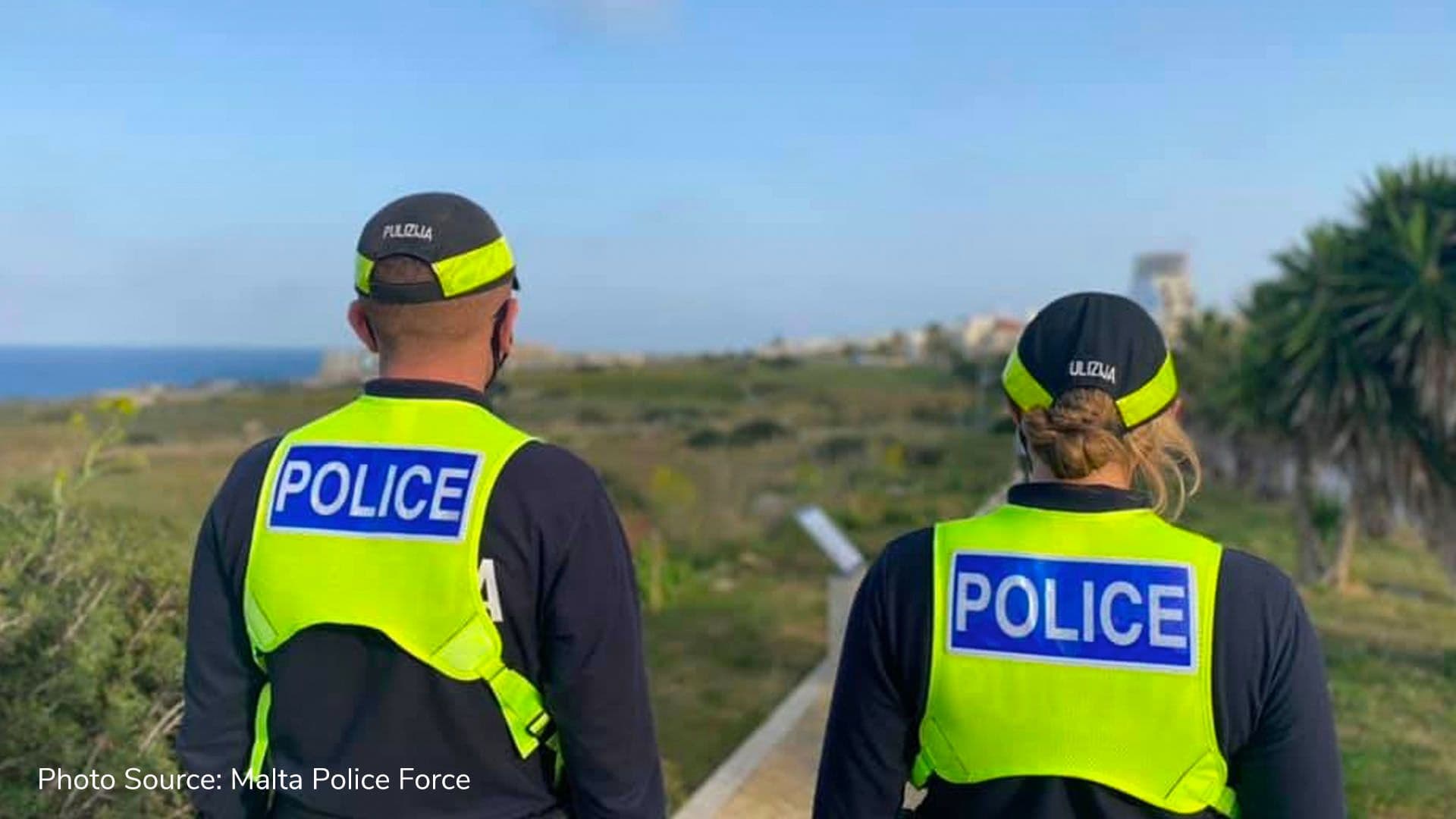 Groups of 2 people in public measure in effect from today