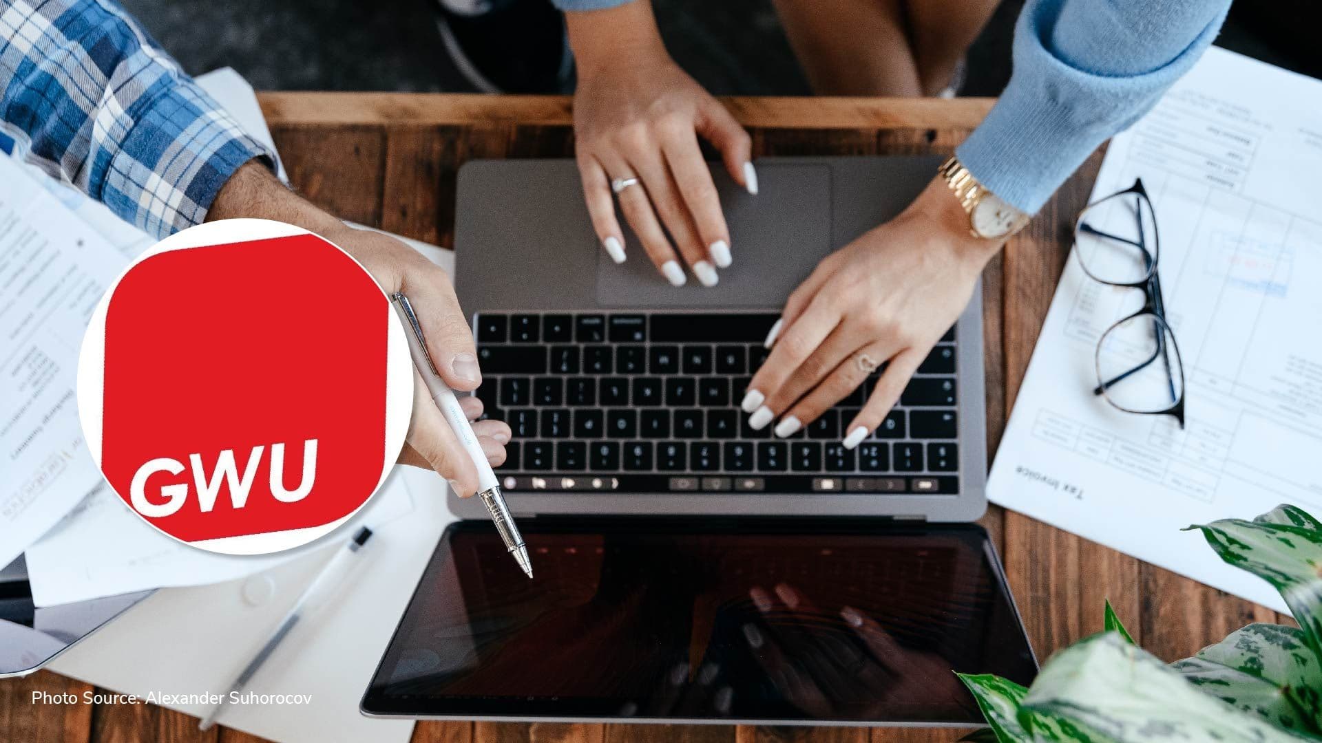 General Workers’ Union proposes that bankers be considered front-liners and get vaccinated earlier