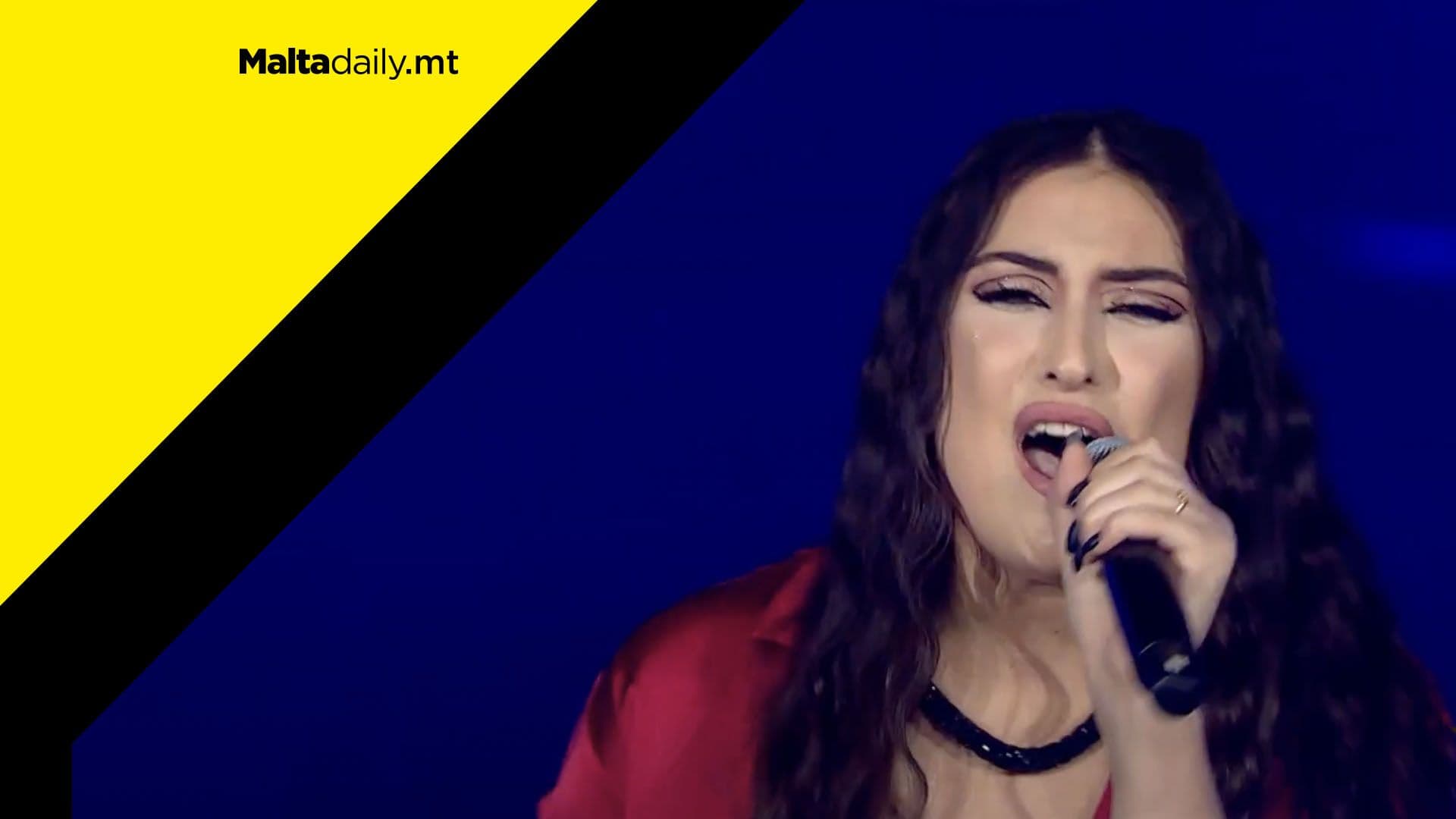 Shauna delivers a haunting rendition of ‘Blinding Lights’