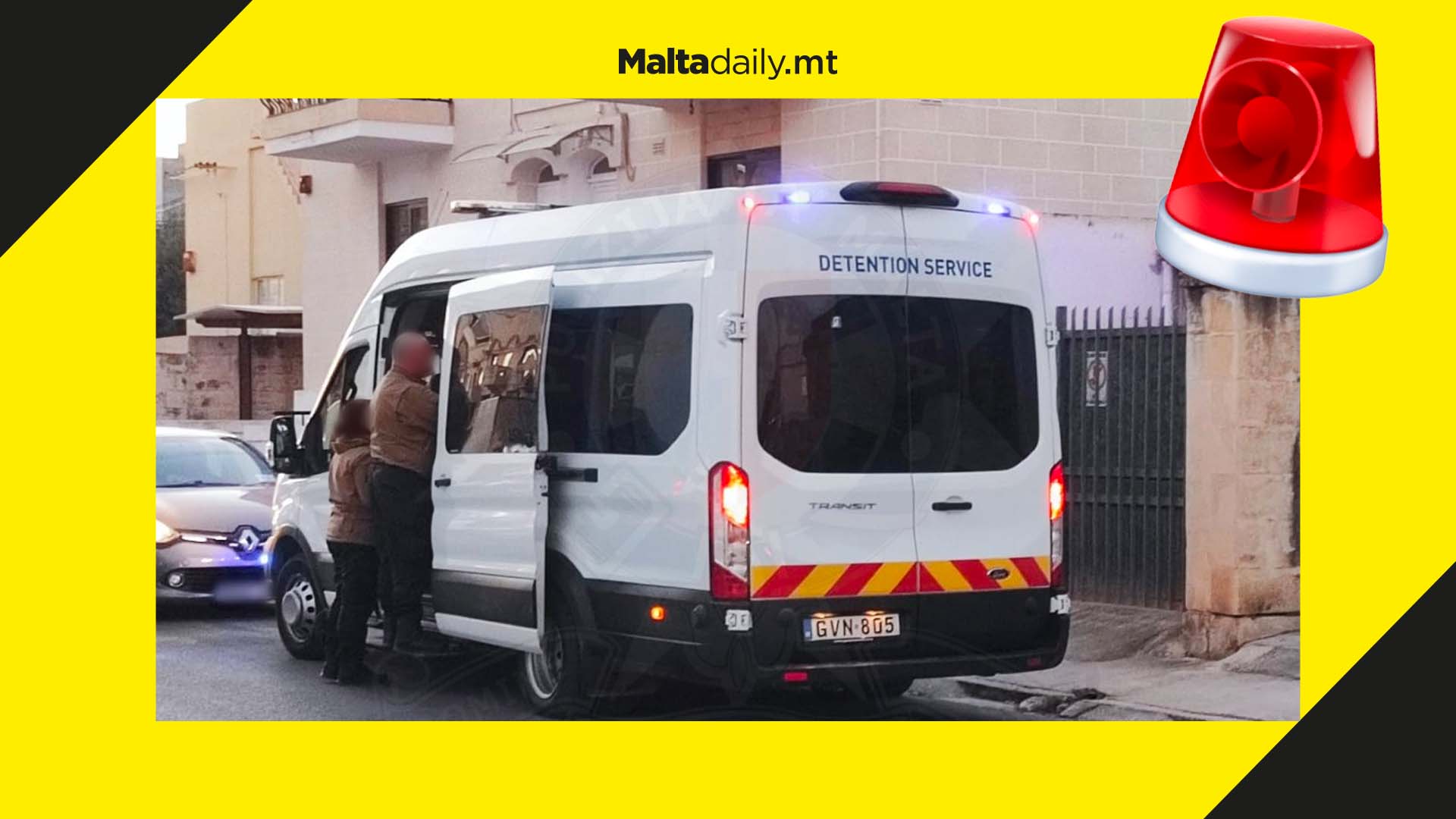 28 irregular migrants detained by police off of bus stops