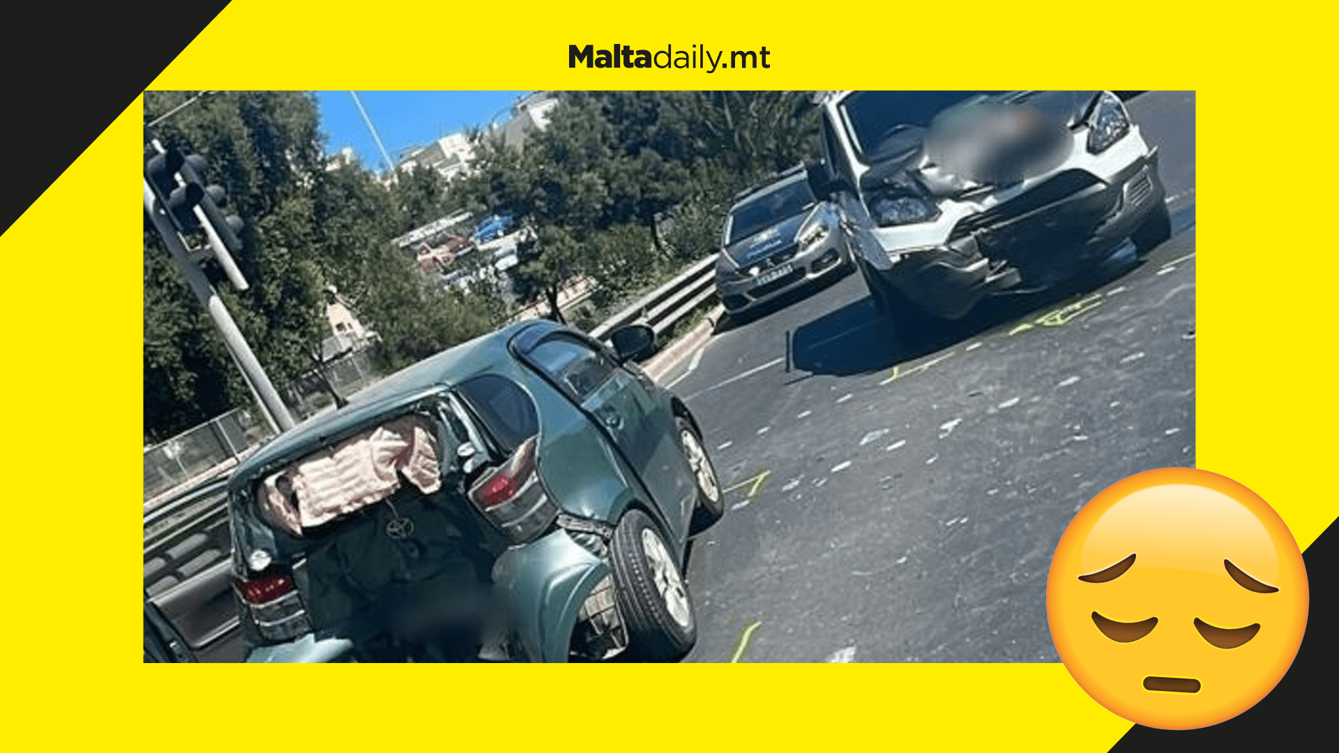 Heavy traffic and 2 hospitalised after car crash in Marsa