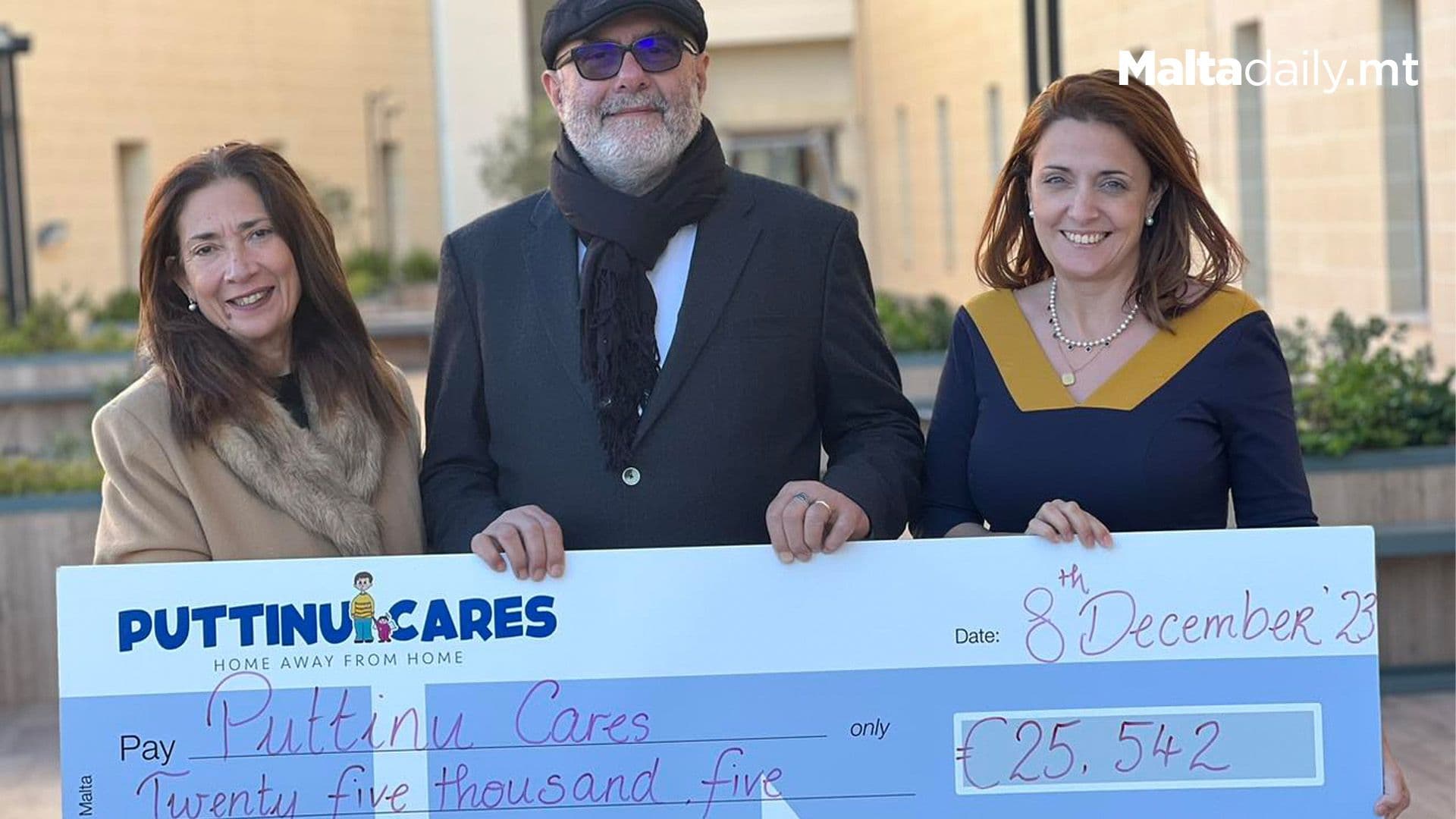 Stagecoach Presents Generous Donation to Puttinu Cares