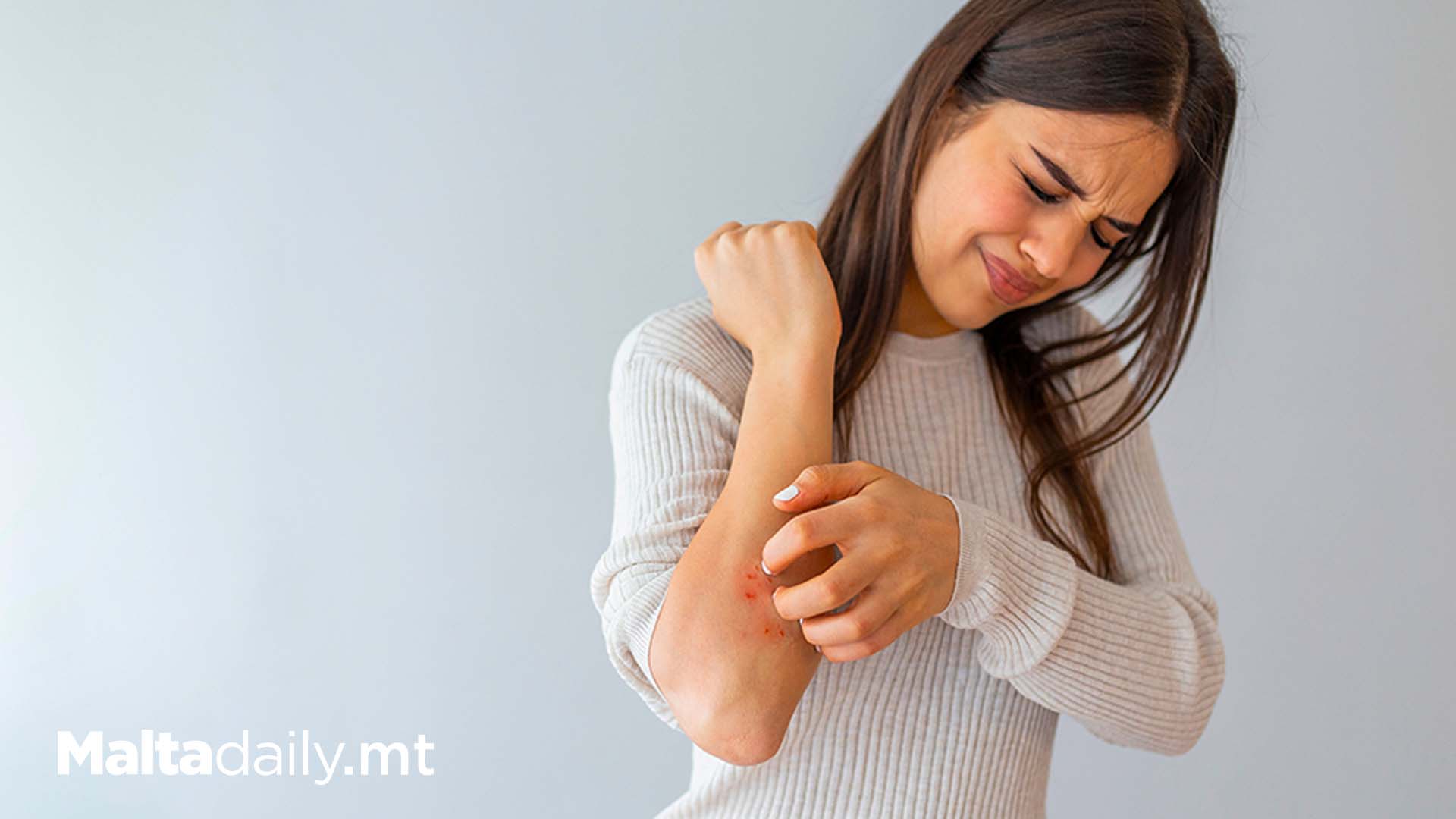 Scientists Finally Know What Causes Our Skin To Itch