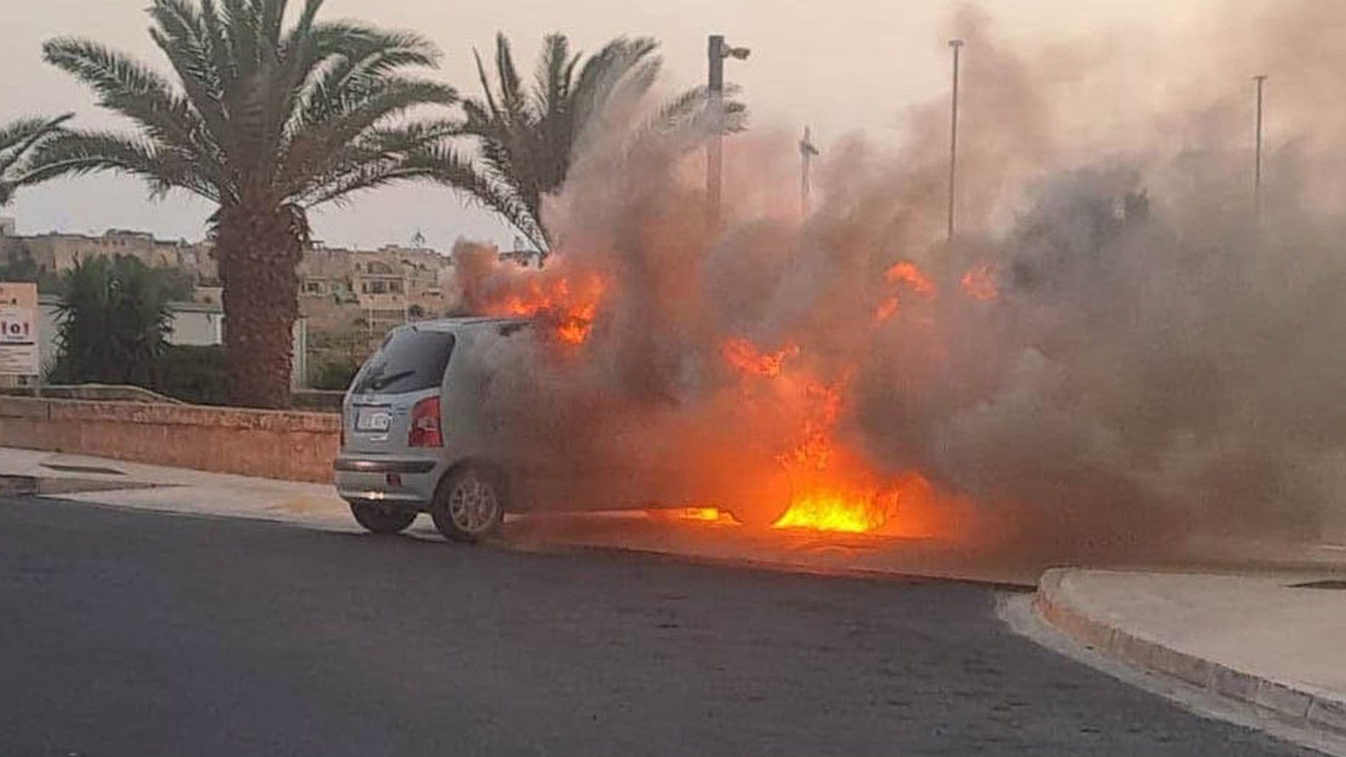CPD Respond to Vehicle Fire in Għarb, Gozo