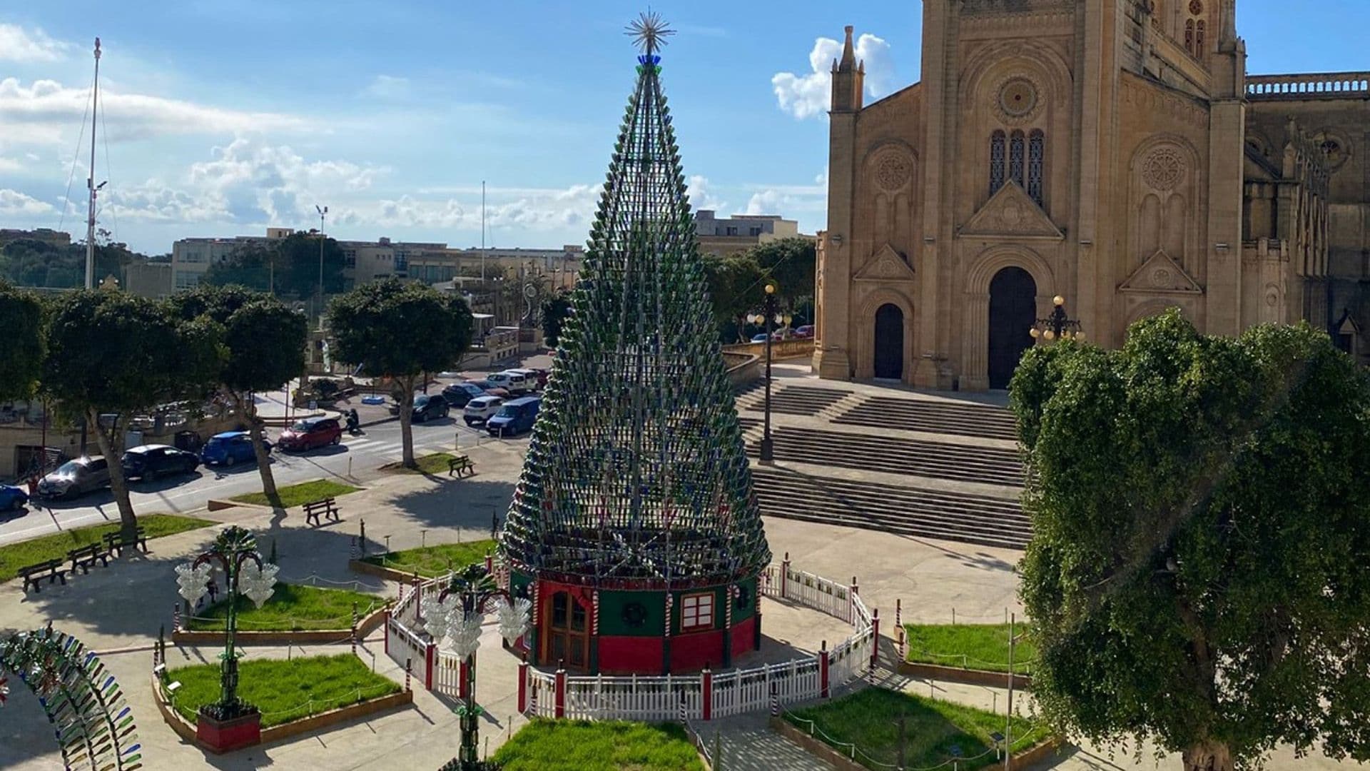 Għajnsielem Christmas Tree Grows To 20 Metres & 7,000+ Recycled Bottles