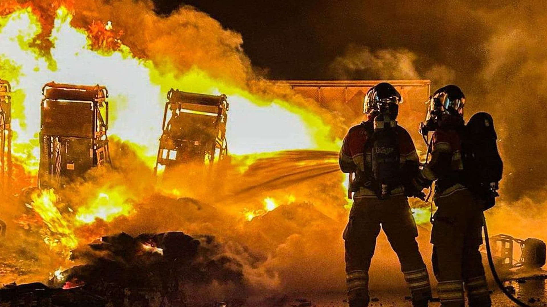 Civil Protection Managing Industrial Fire In San Ġwann
