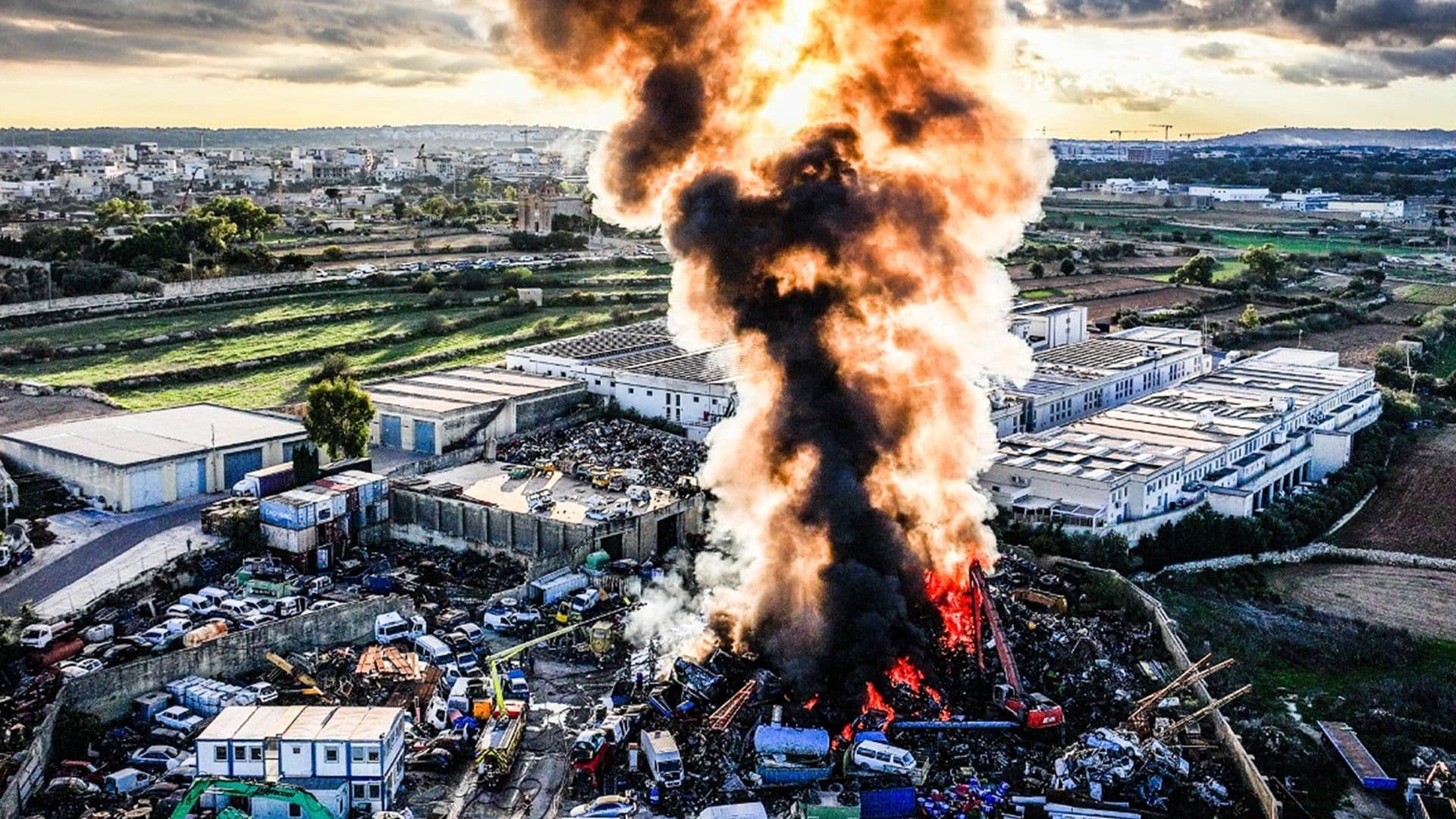 1,200,000 Litres Of Water To Extinguish Ħal Għaxaq Industrial Fire