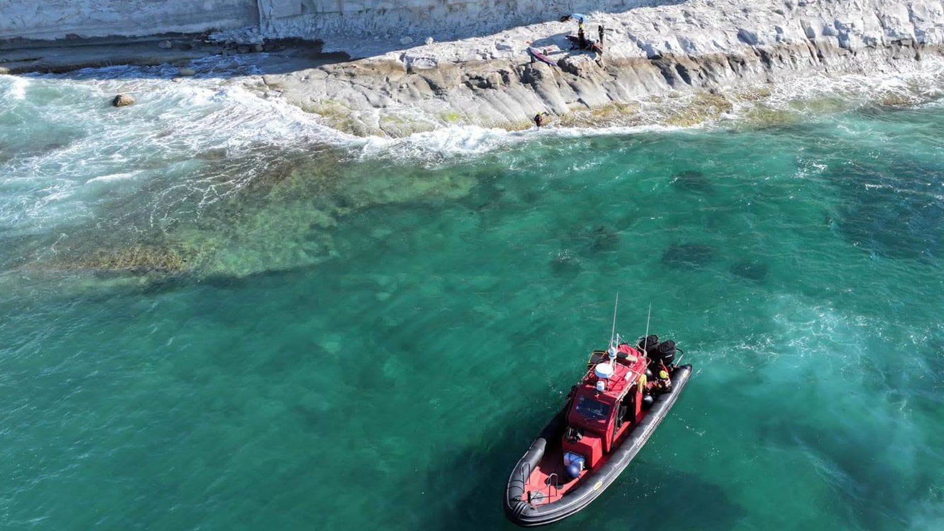 3 Kayakers & Their Dog Rescued After Getting Stuck At Munxar, Marsaskala