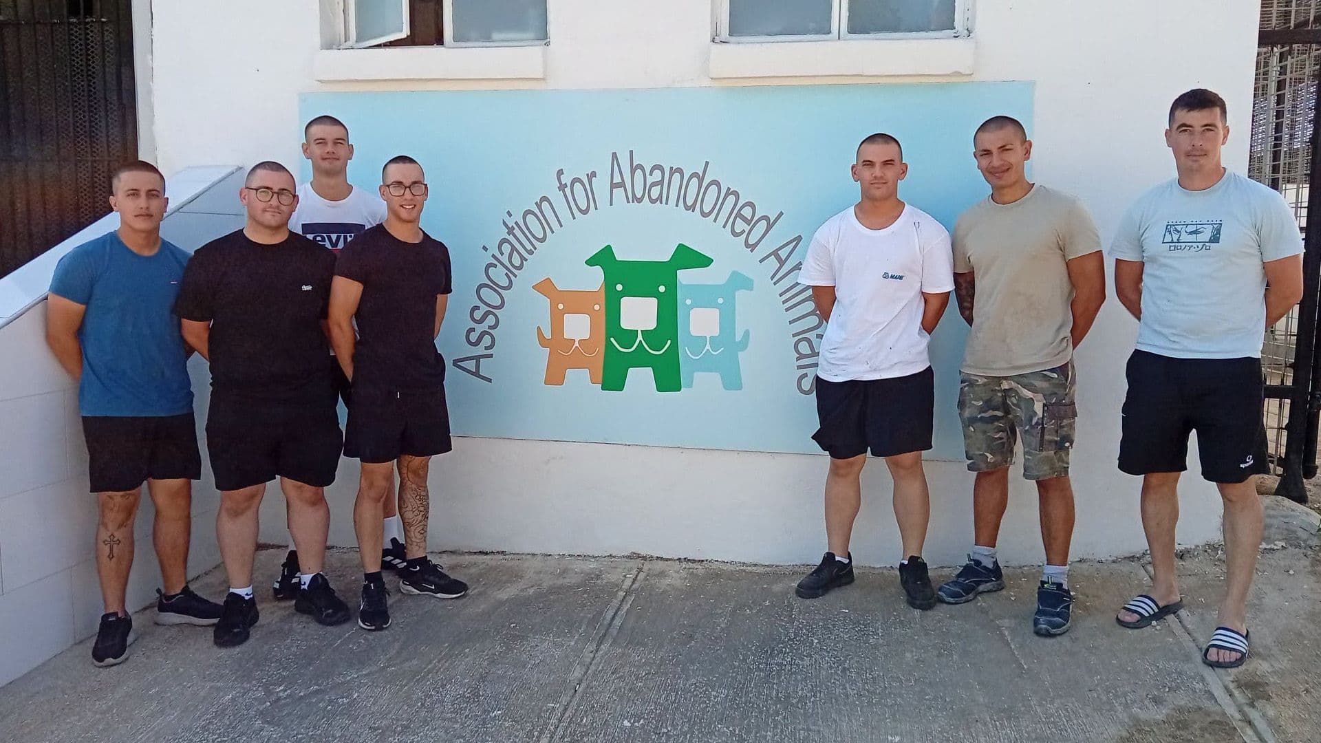 Armed Forces Recruits Refurbish Sections Of Local Animal Shelter