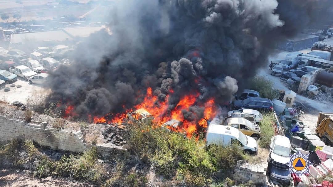 CPD Responds To Industrial Fire In Żebbuġ