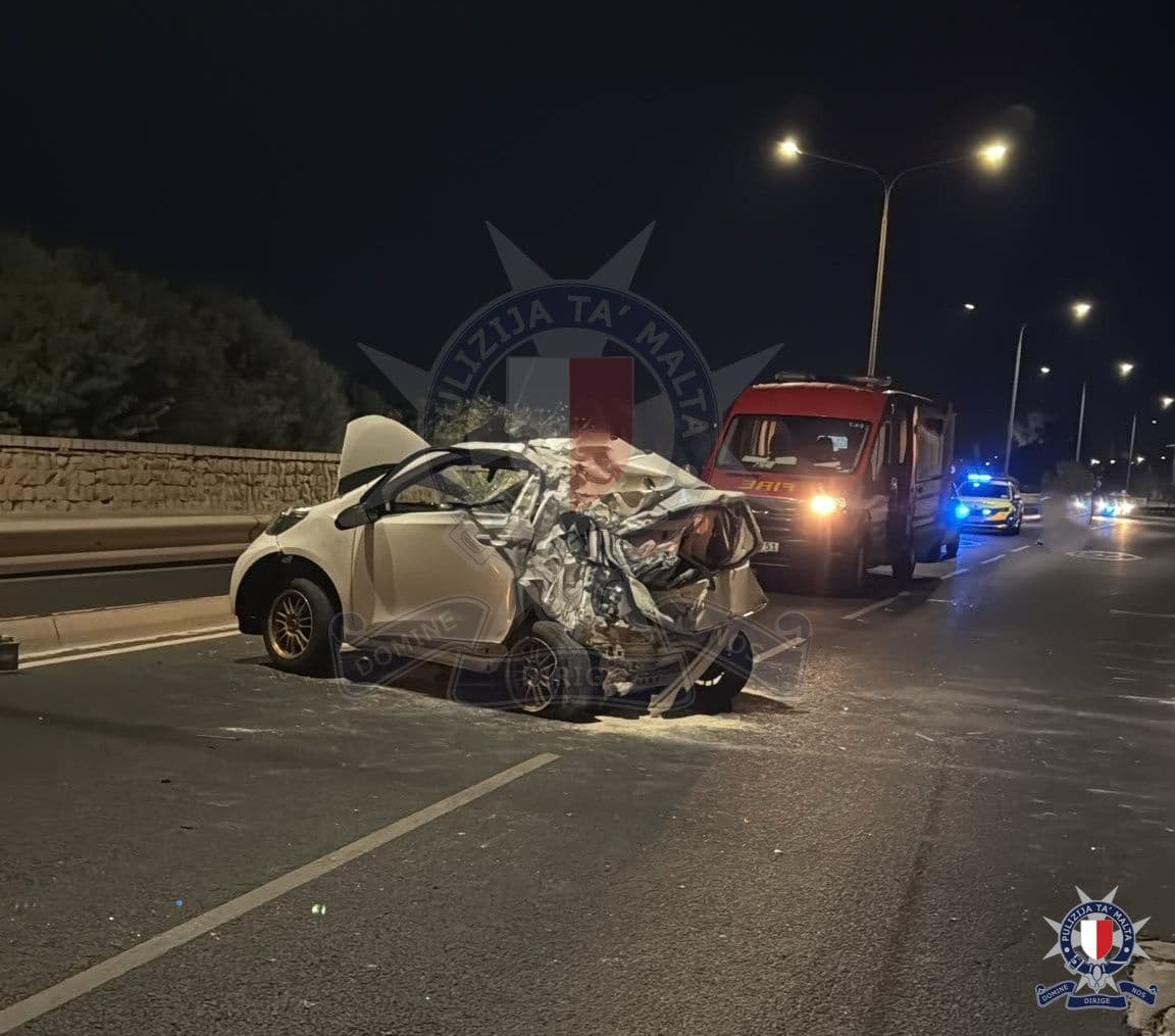 26-Year Old Driver Seriously Injured in Late-Night Crash in Ħaż-Żebbuġ