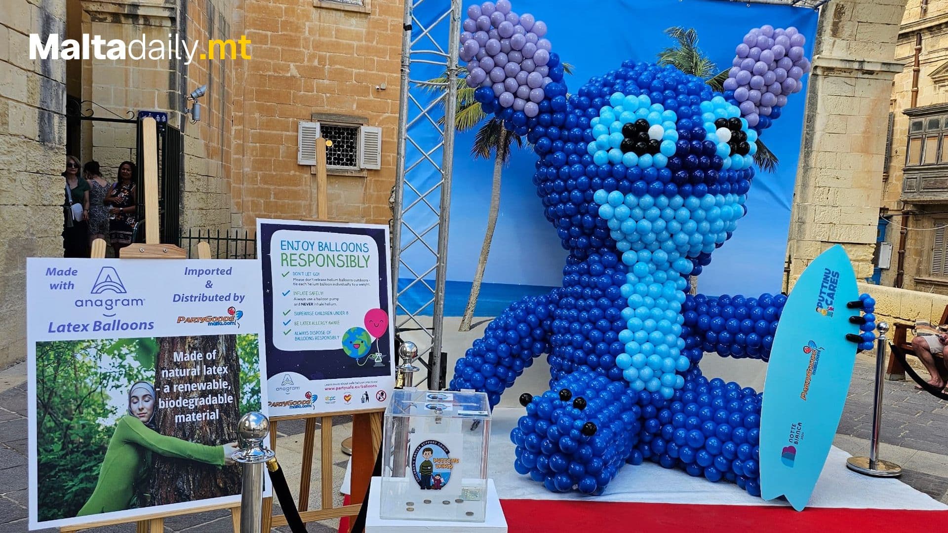 Large Stitch Balloon Sculpture At Notte Bianca In Aid Of Puttinu Cares