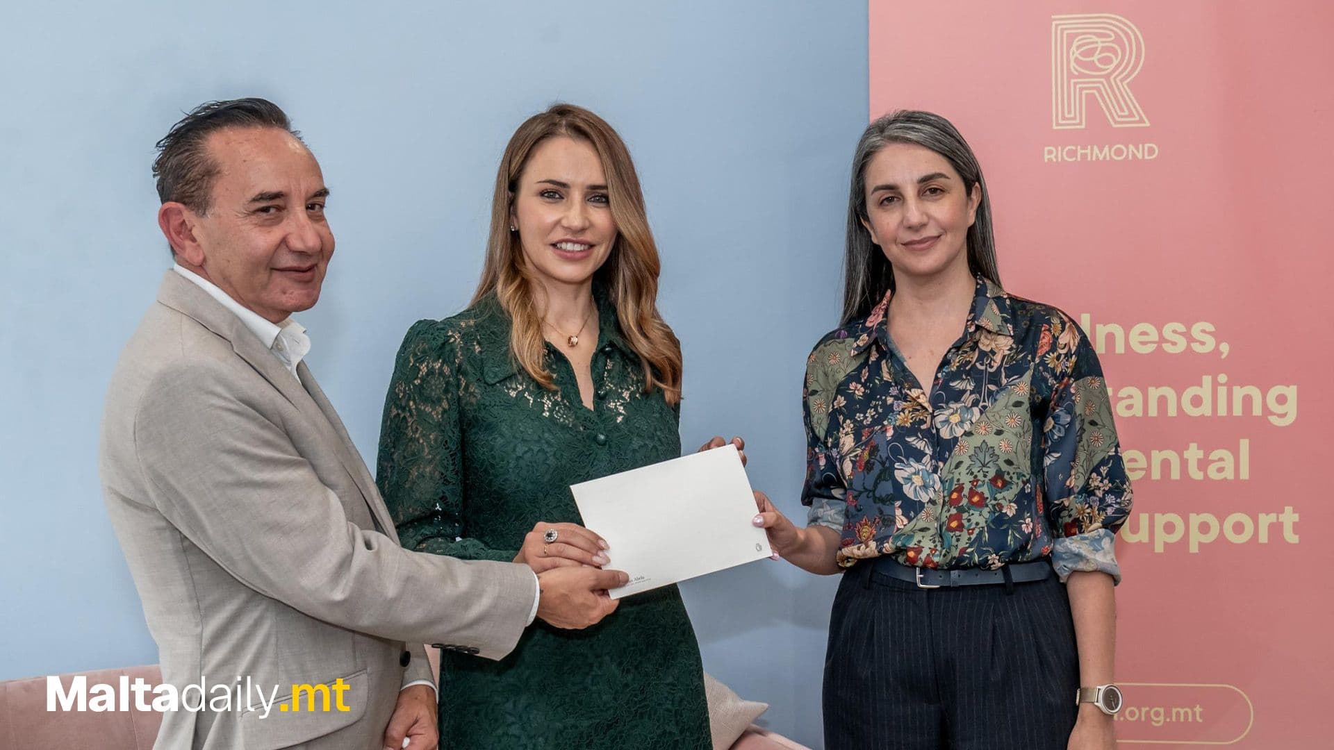 Lydia Abela Presents €10,600 Donation To Richmond Foundation