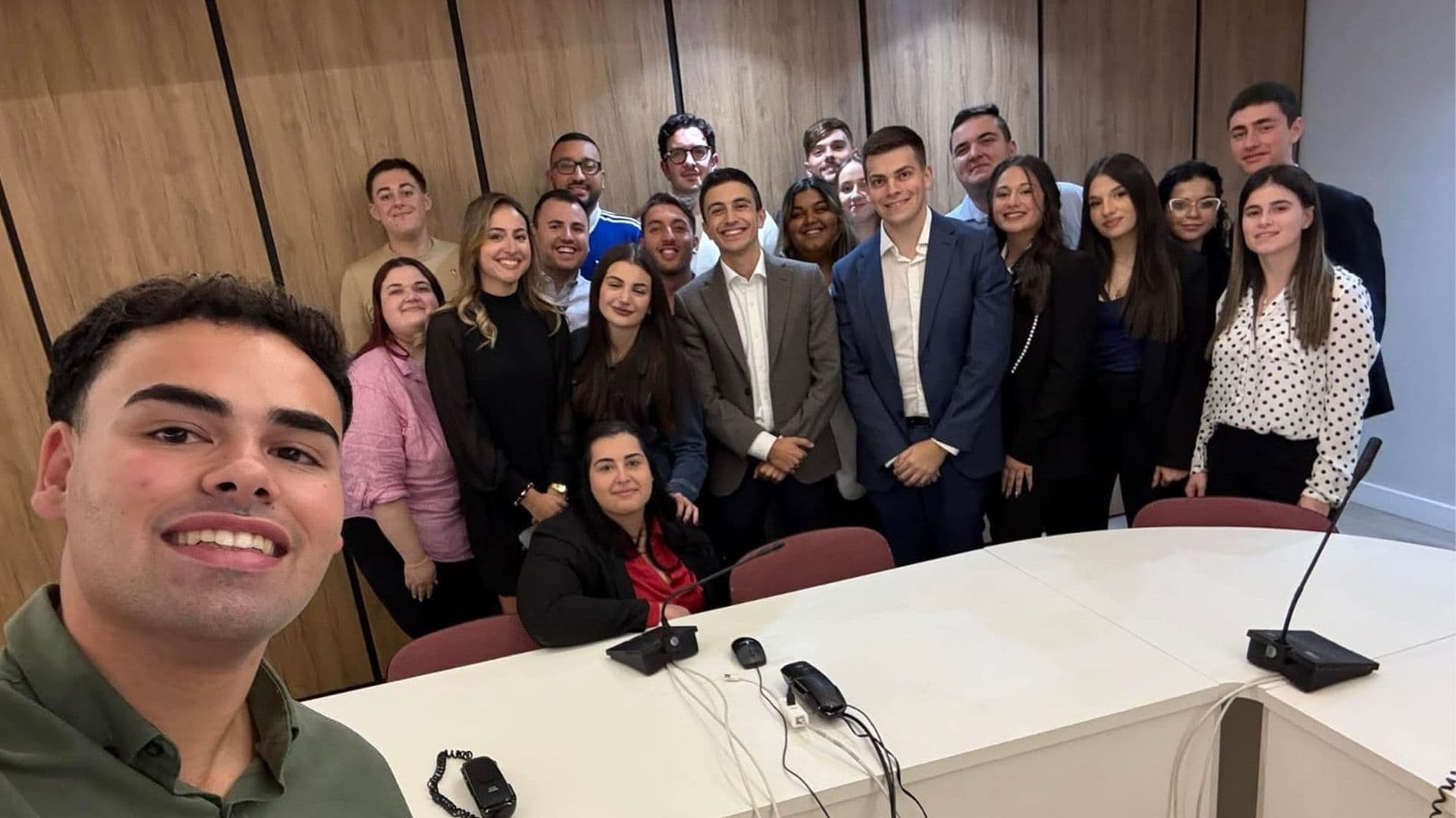 Labour & Nationalist Youths Meet To Discuss Malta's Future