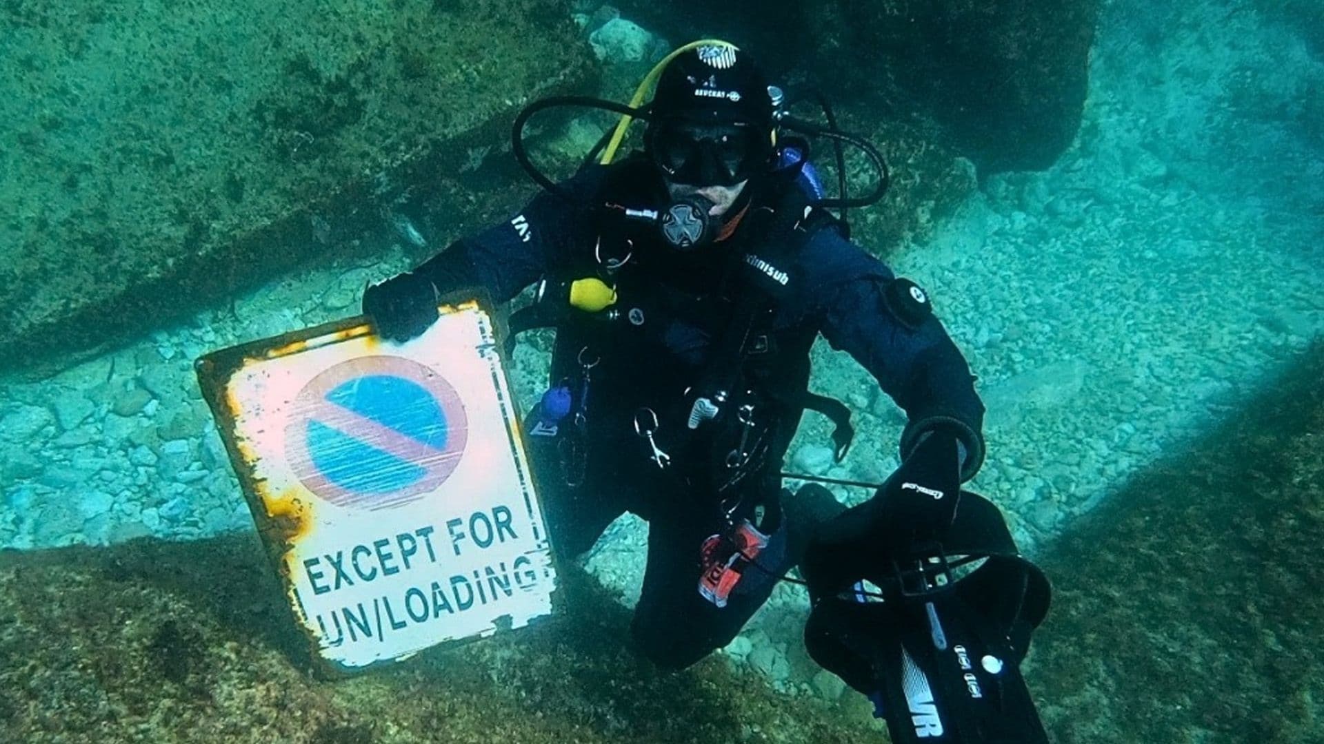 ‘Except For Un/Loading’ Traffic Sign Found At Bottom Of Local Waters