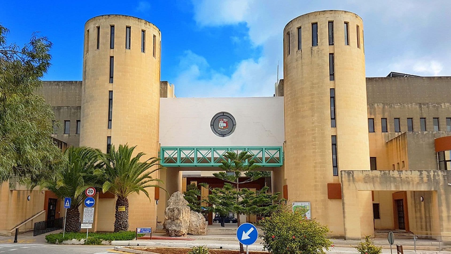 Worker Suffers Serious Injuries in Construction Site Accident at University of Malta