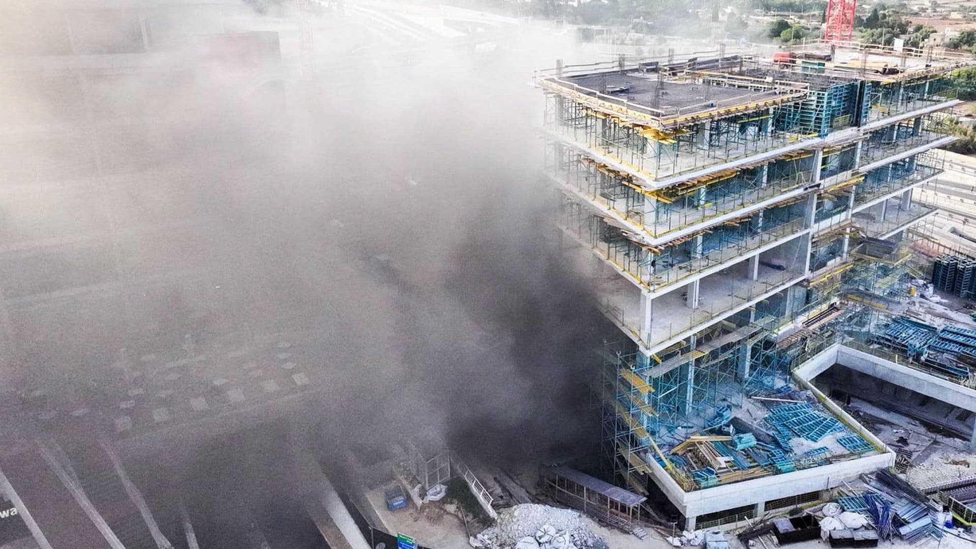 Civil Protection Bring Skyparks 2 Fire Under Control