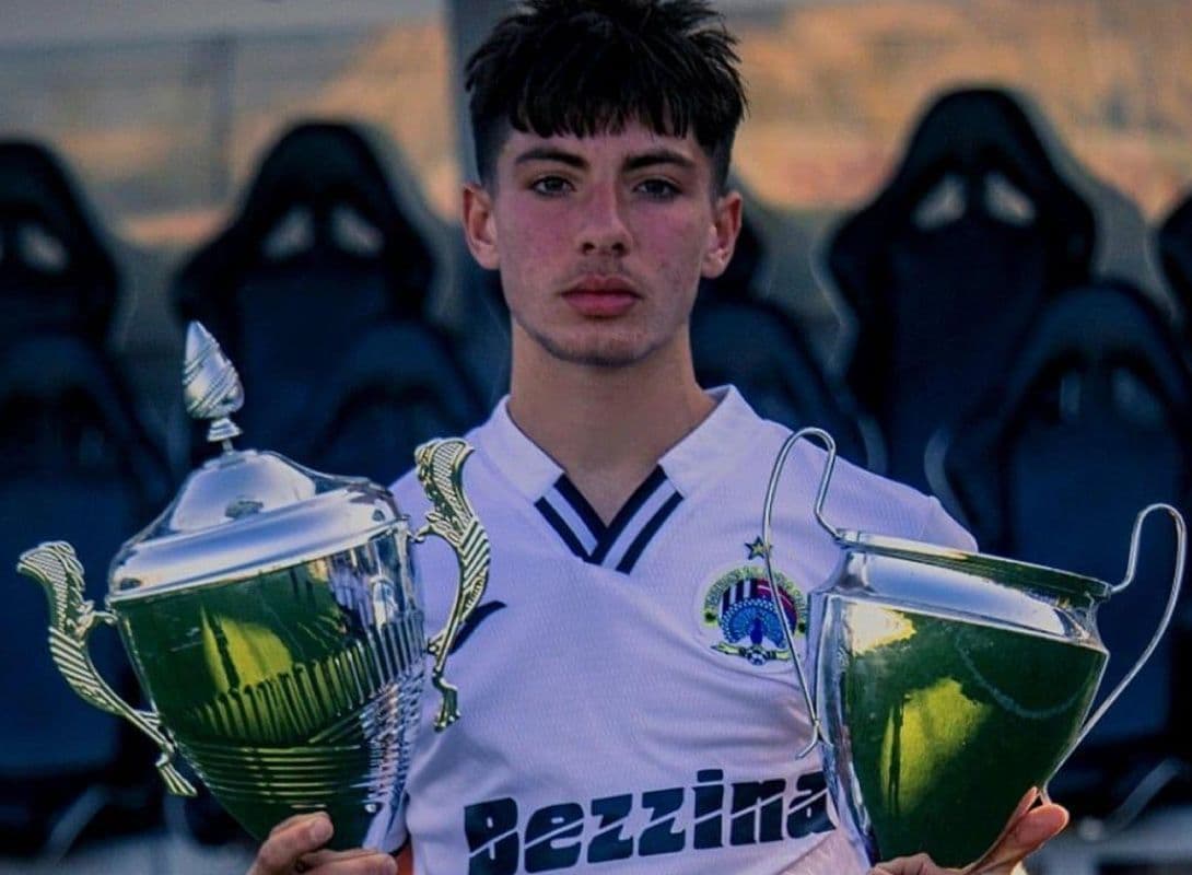Jayden Roe makes senior debut for Hibernians at just 16