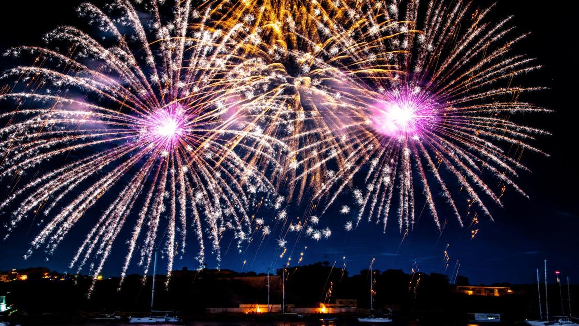 In Photos: Pyromusical Fireworks Display Lights Up Sliema Strand