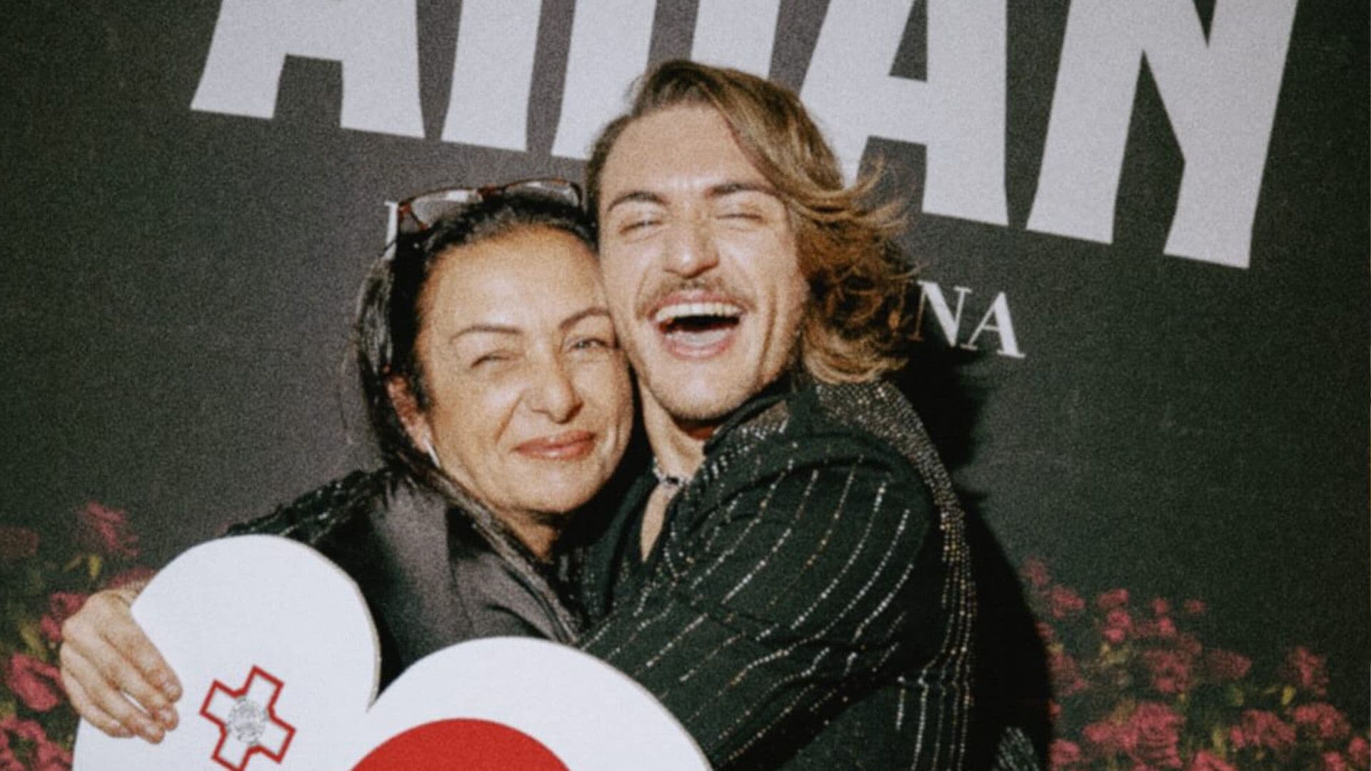 Aidan’s Mum Surprises Him During First International Gigi In Vienna