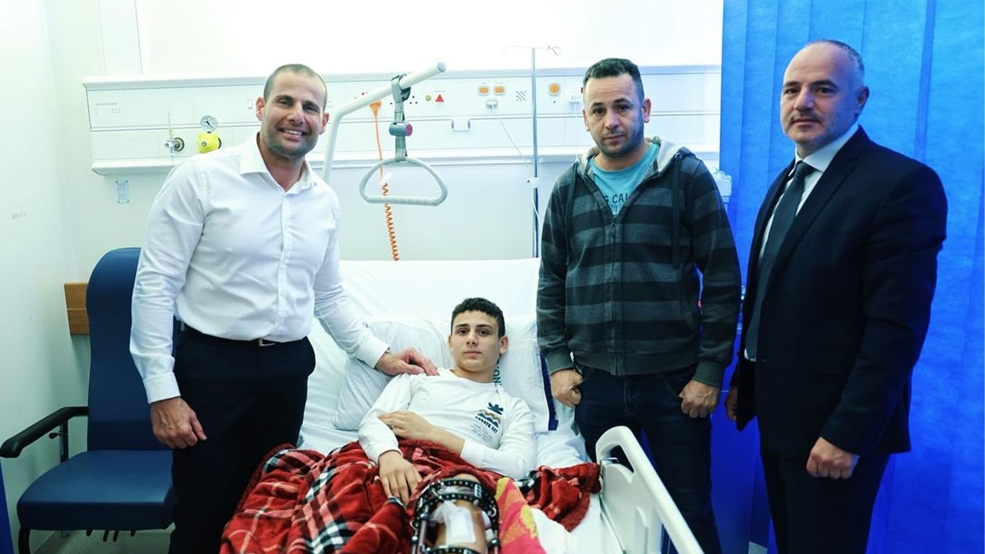 PM Robert Abela Visits Child Evacuated From Gaza For Medical Treatment