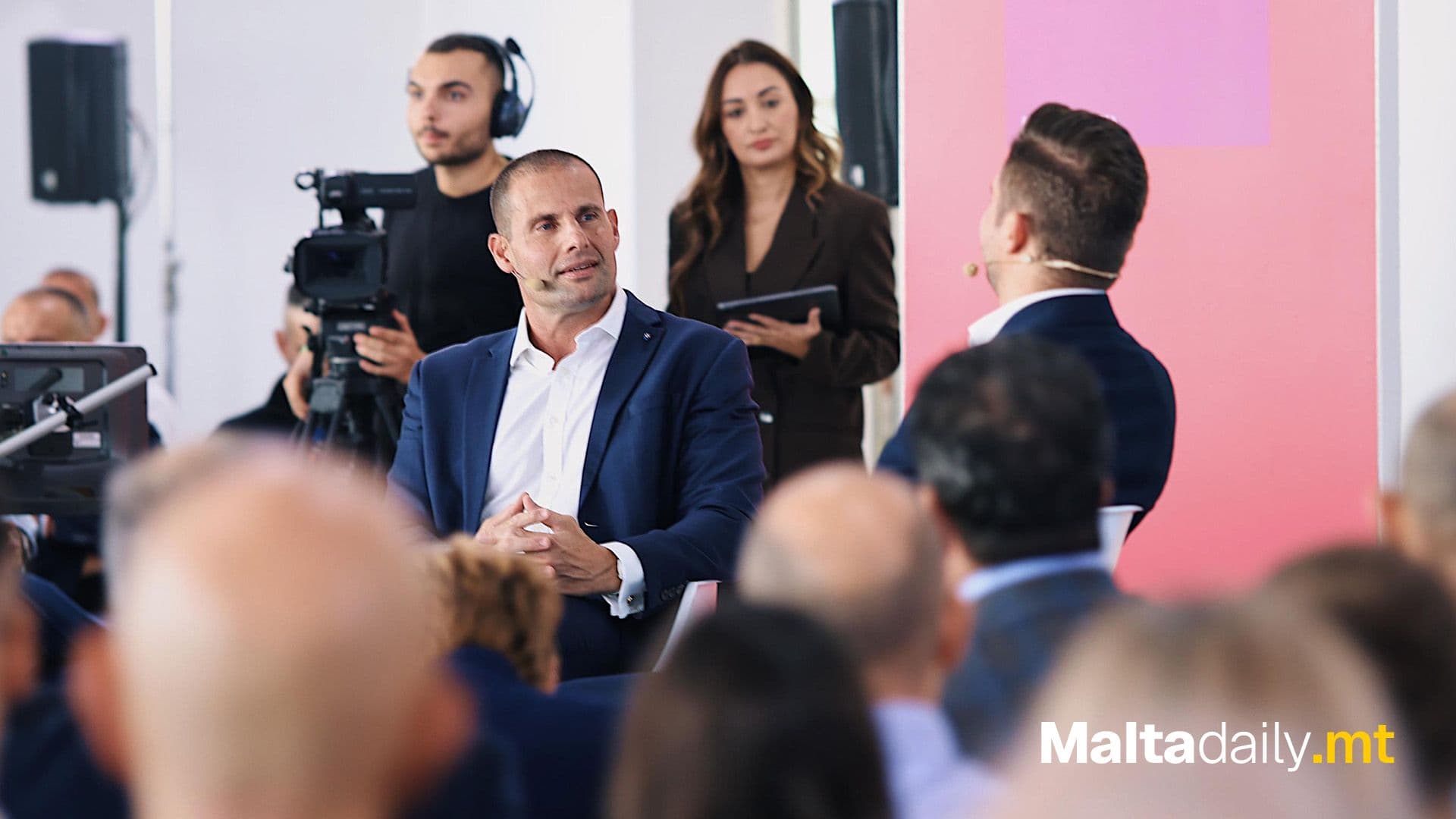 Government Exploring Ways To Limit Social Media Use For Children Under 13