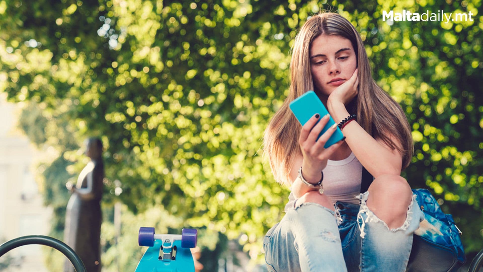 Study Shows Maltese Teenage Girls Addicted To Social Media