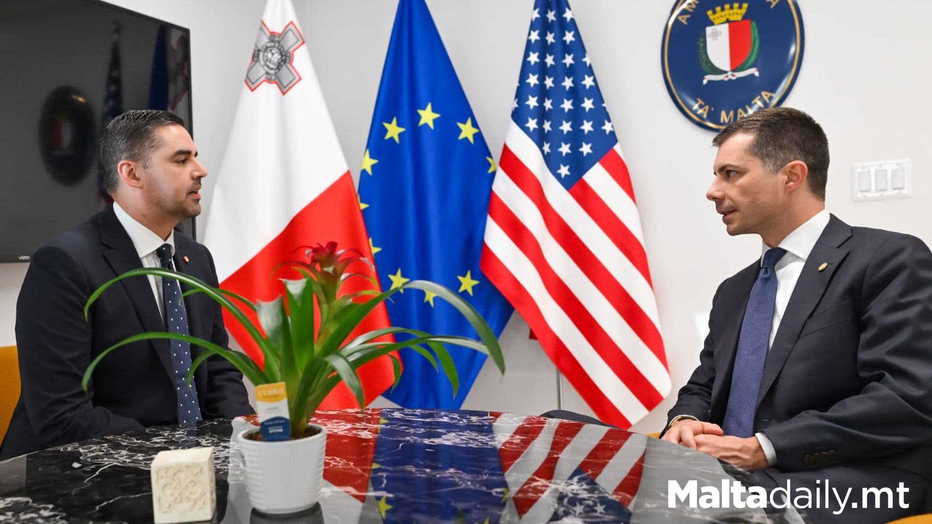 Ian Borġ Meets Pete Buttiġieġ in United States