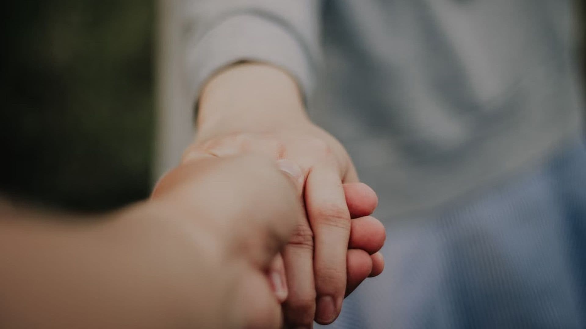 Cuffing Season: Why Everyone Gets Serious About Dating In Autumn