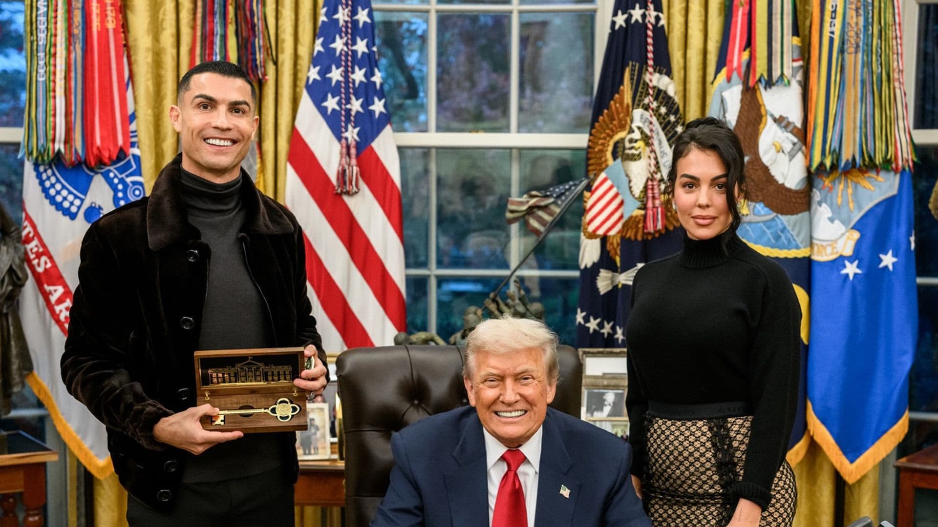 Trump Poses With Ronaldo At White House Desk