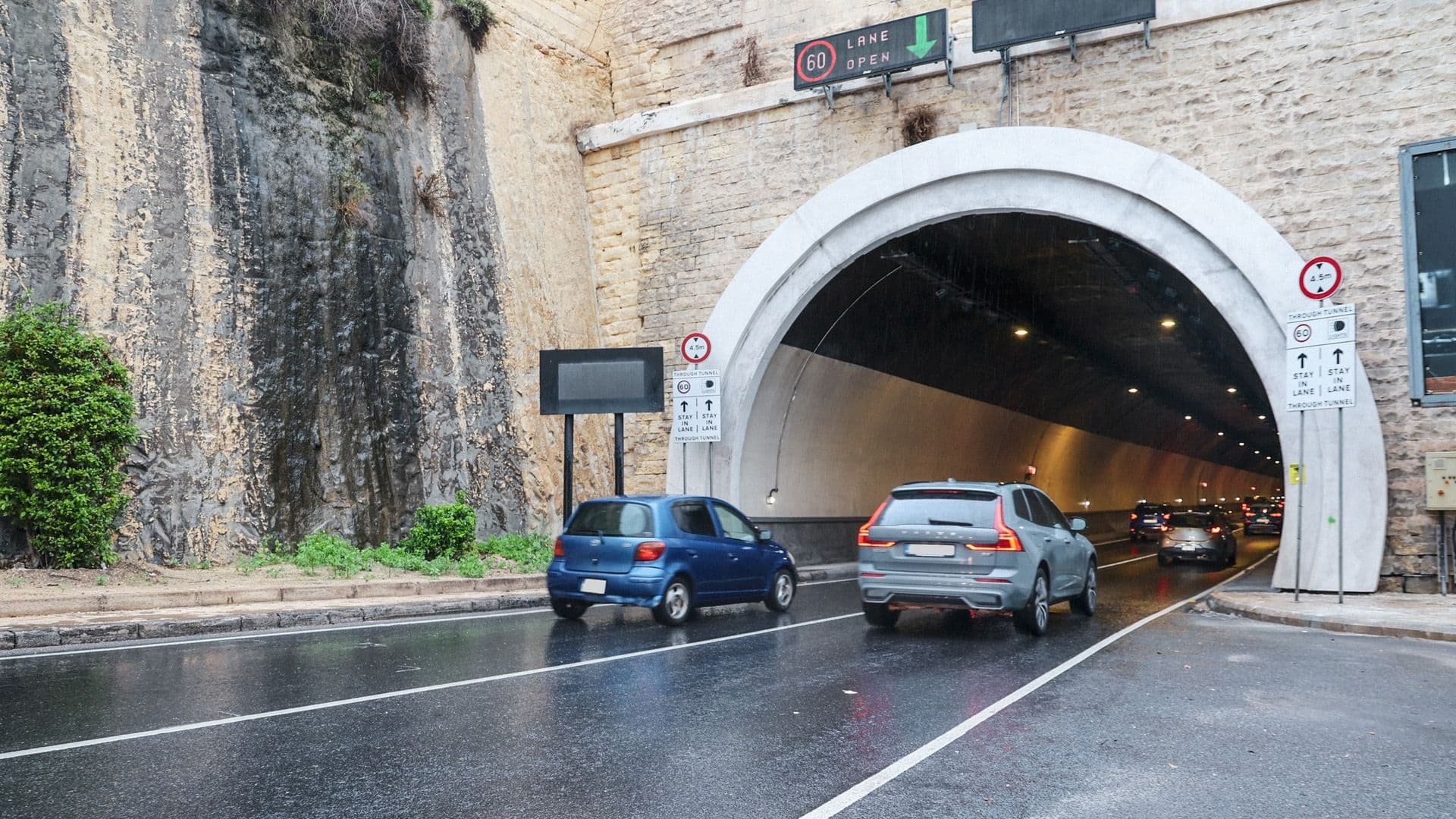 Car Fire Forces Temporary Closure of Northbound Santa Venera Tunnel