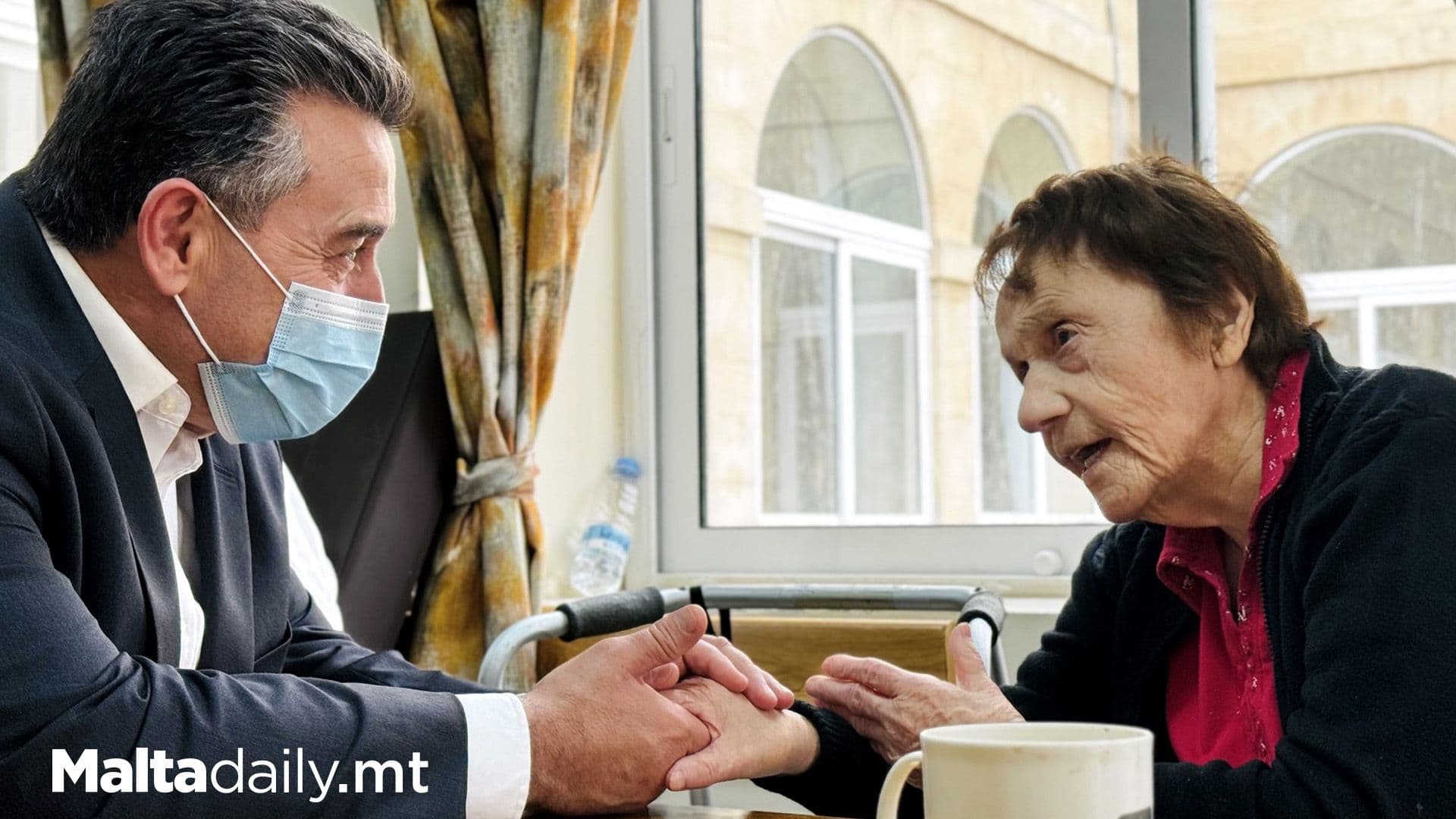 PN Leader Meets With Carers Working With The Elderly