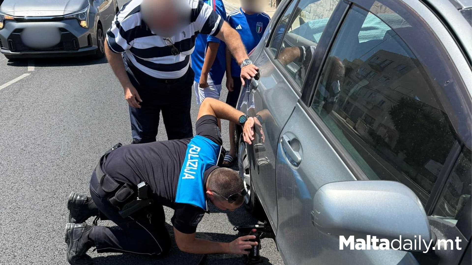 Police Officer Goes The Extra Mile To Help Elderly Man And Children With Punctured Tyre