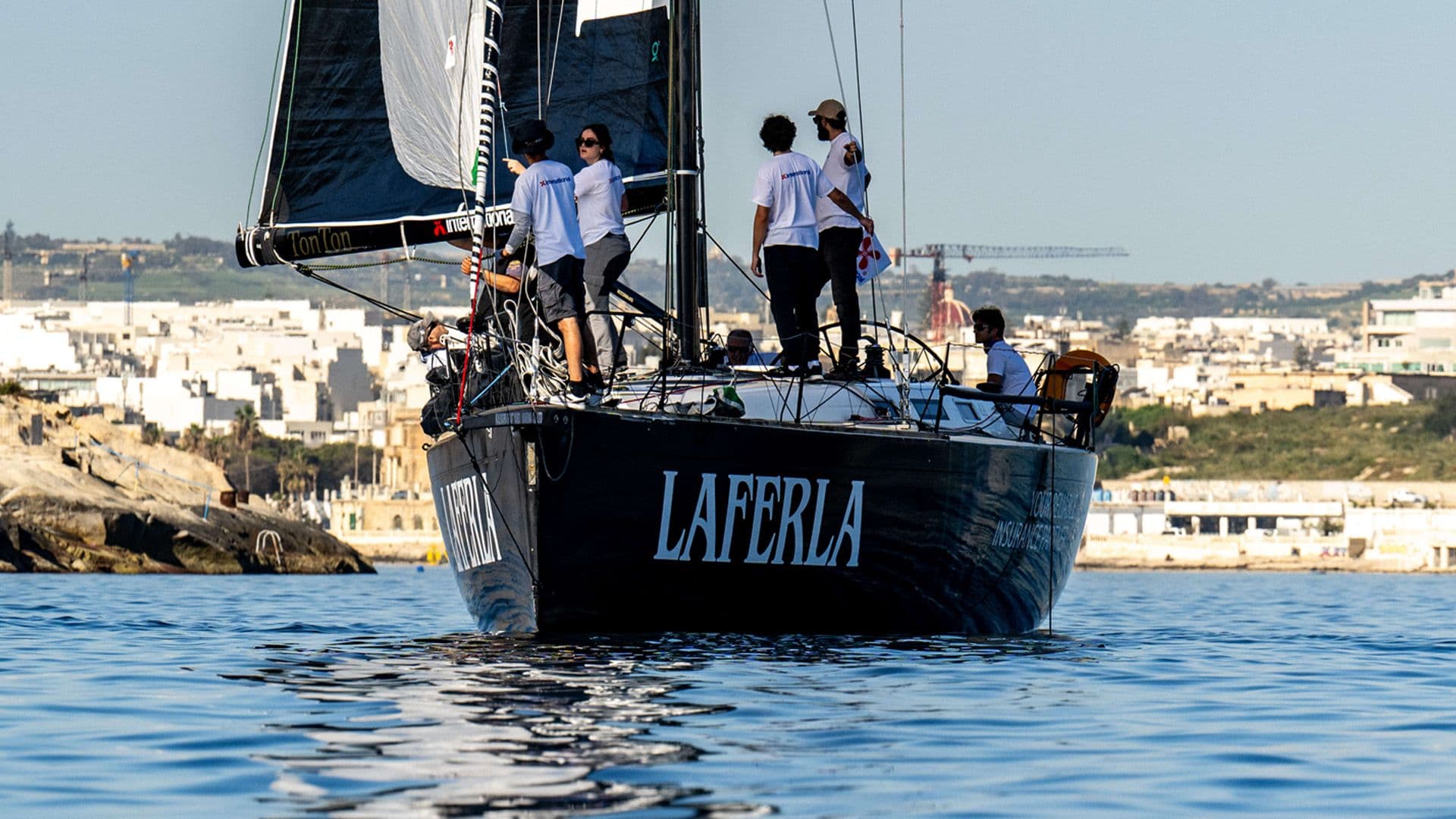 Ton Ton Laferla Triumphs in Testing Conditions at the International Yacht Paint Figure of 8 Race