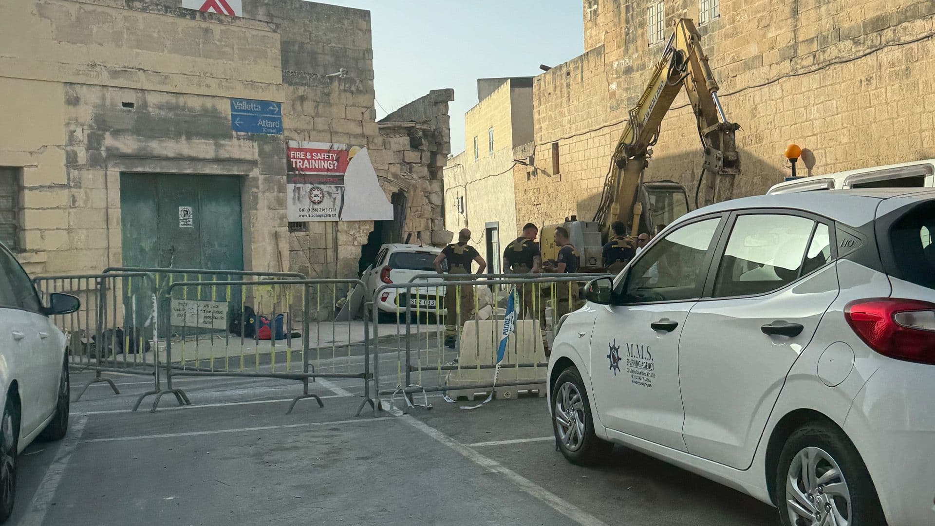 Crashed Car Reportedly Being Removed From Abandoned Ħ’Attard Building