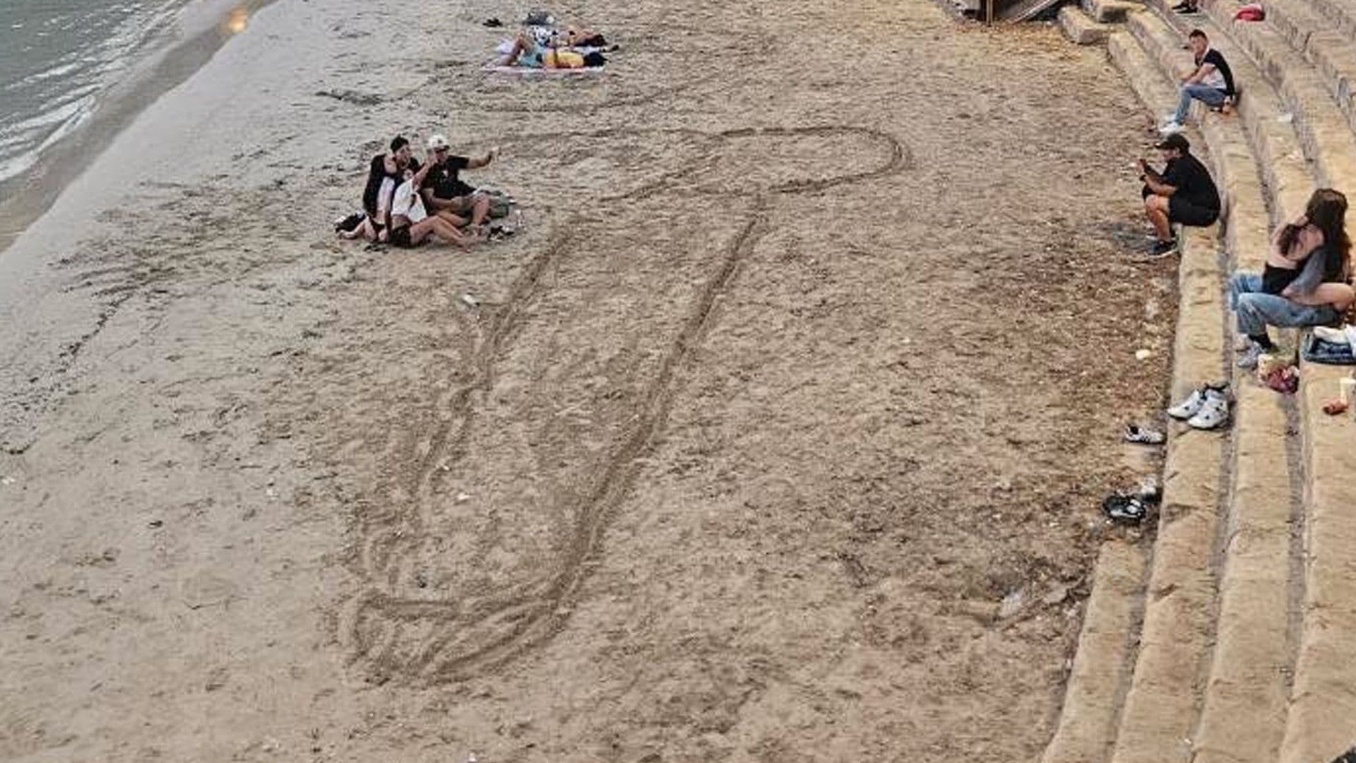 P*nis San Drawing Appears In Balluta Bay Over The Weekend