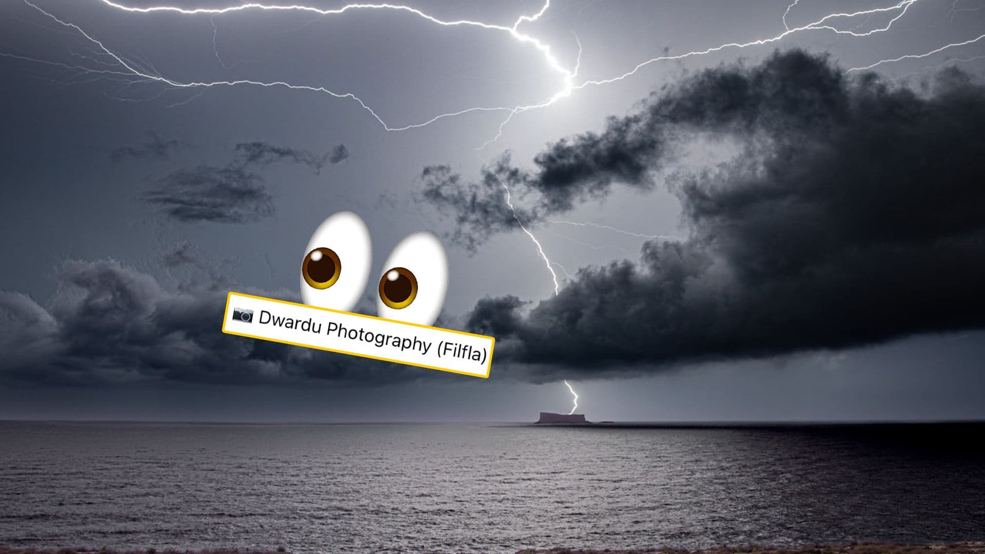 Local Captures Stunning Lightning Strike Over Filfla