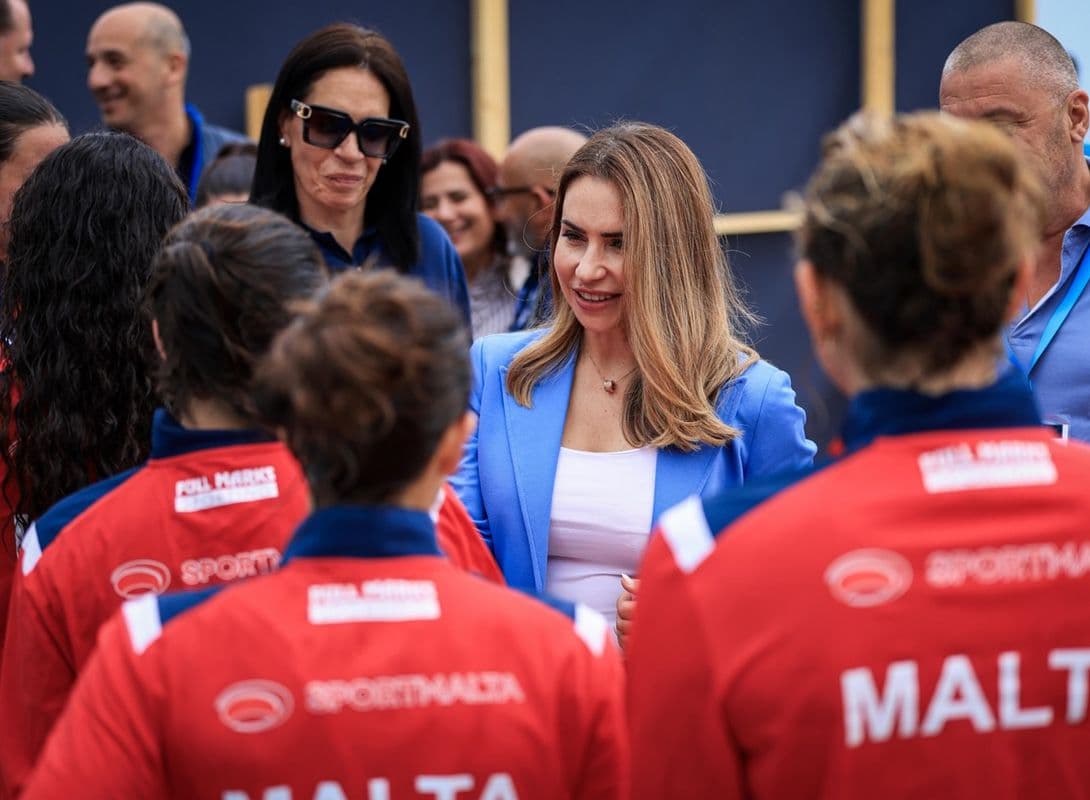 Dr Lydia Abela visits Malta Women’s Water Polo Team during World Cup