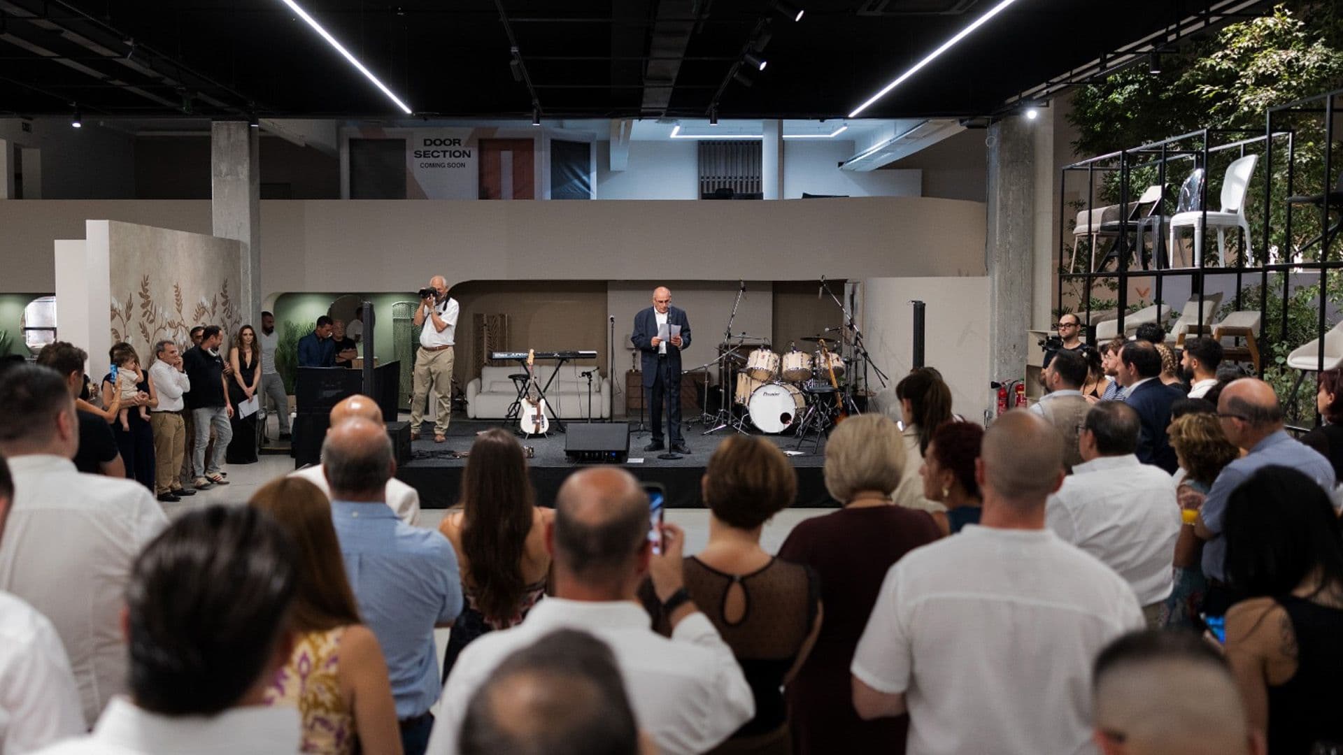VALÀ Officially Launches Premium Home and Contract Destination