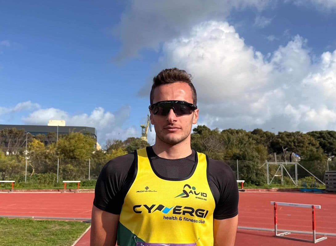 Jordan Pace sets new national record in the 300m hurdles