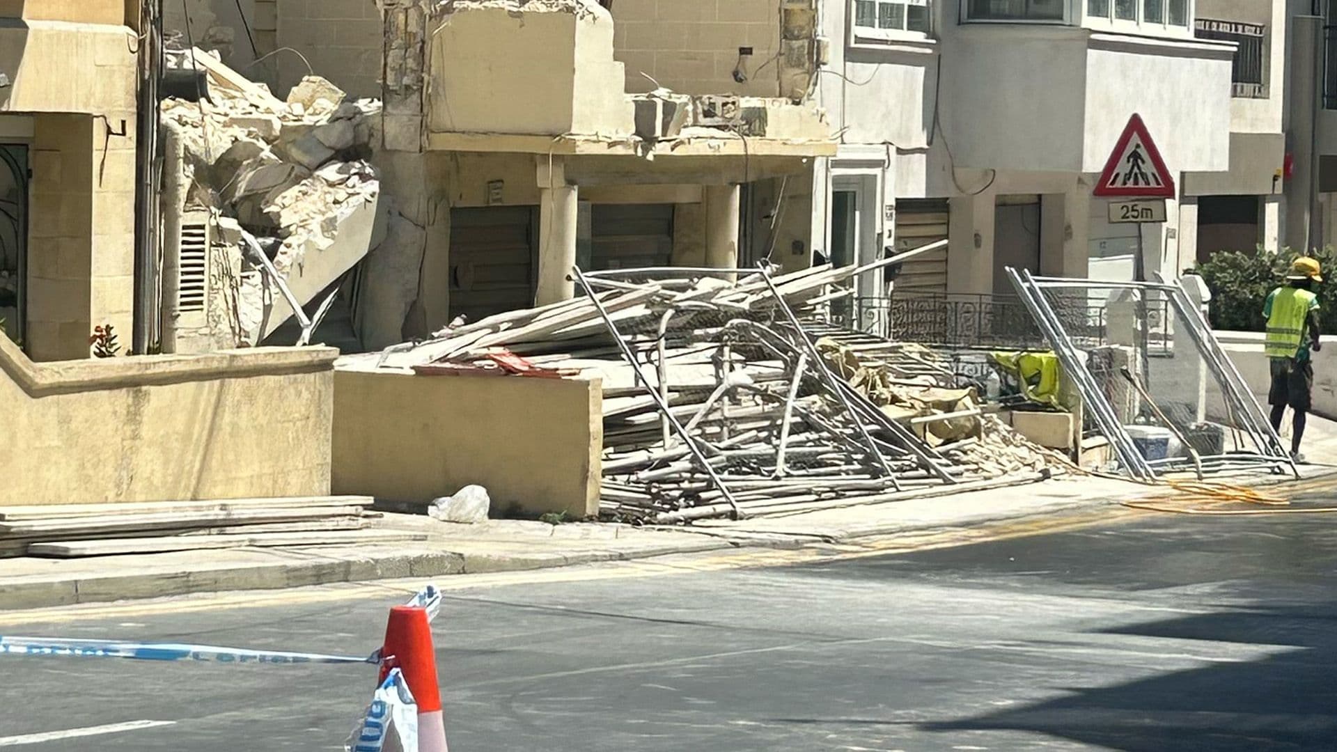 GŻIRA SCAFFOLDING COLLAPSE BEING INVESTIGATED AS CLEAN-UP OPERATIONS UNDERWAY