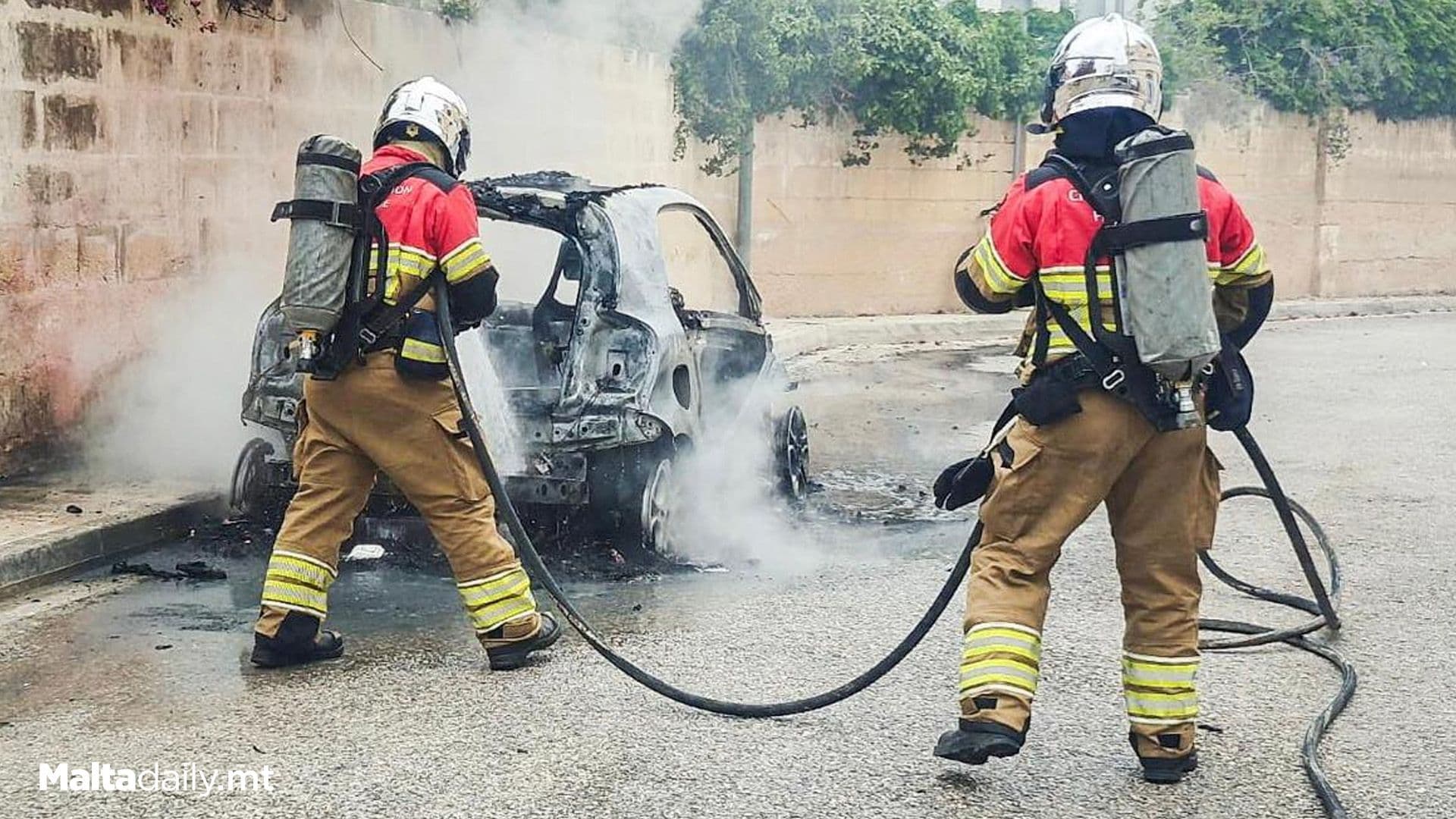 CPD Firefighters Fight Car Fire In Ta’ Xbiex