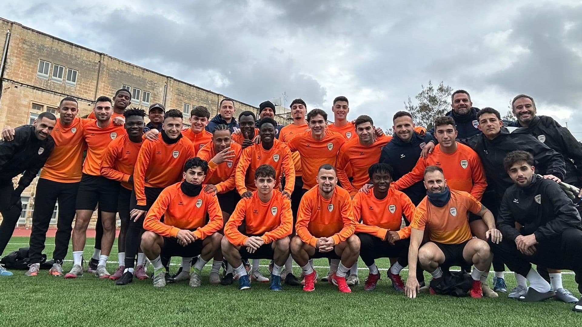 SWIEQI UNITED HAND TWO YOUNGSTERS THEIR SENIOR DEBUT