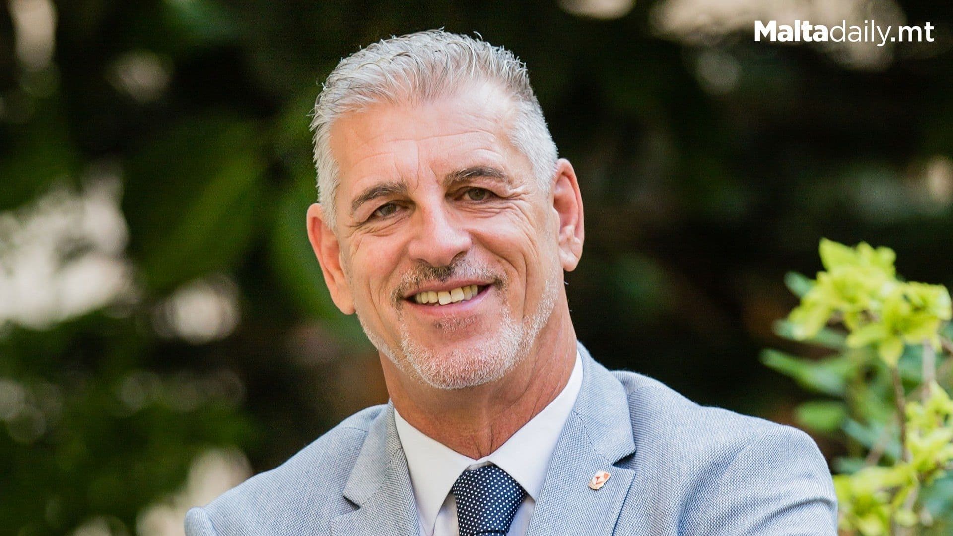 WATCH: Sliema Mayor John Pillow Dances With Elderly