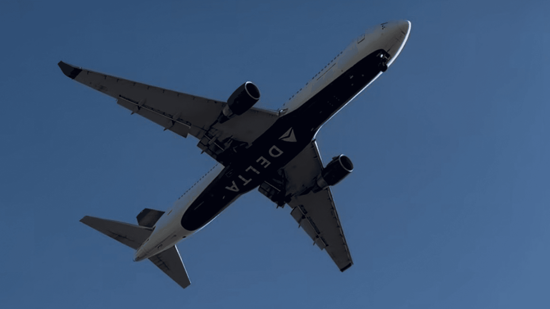 Watch: First Passengers From New York Arrive In Malta