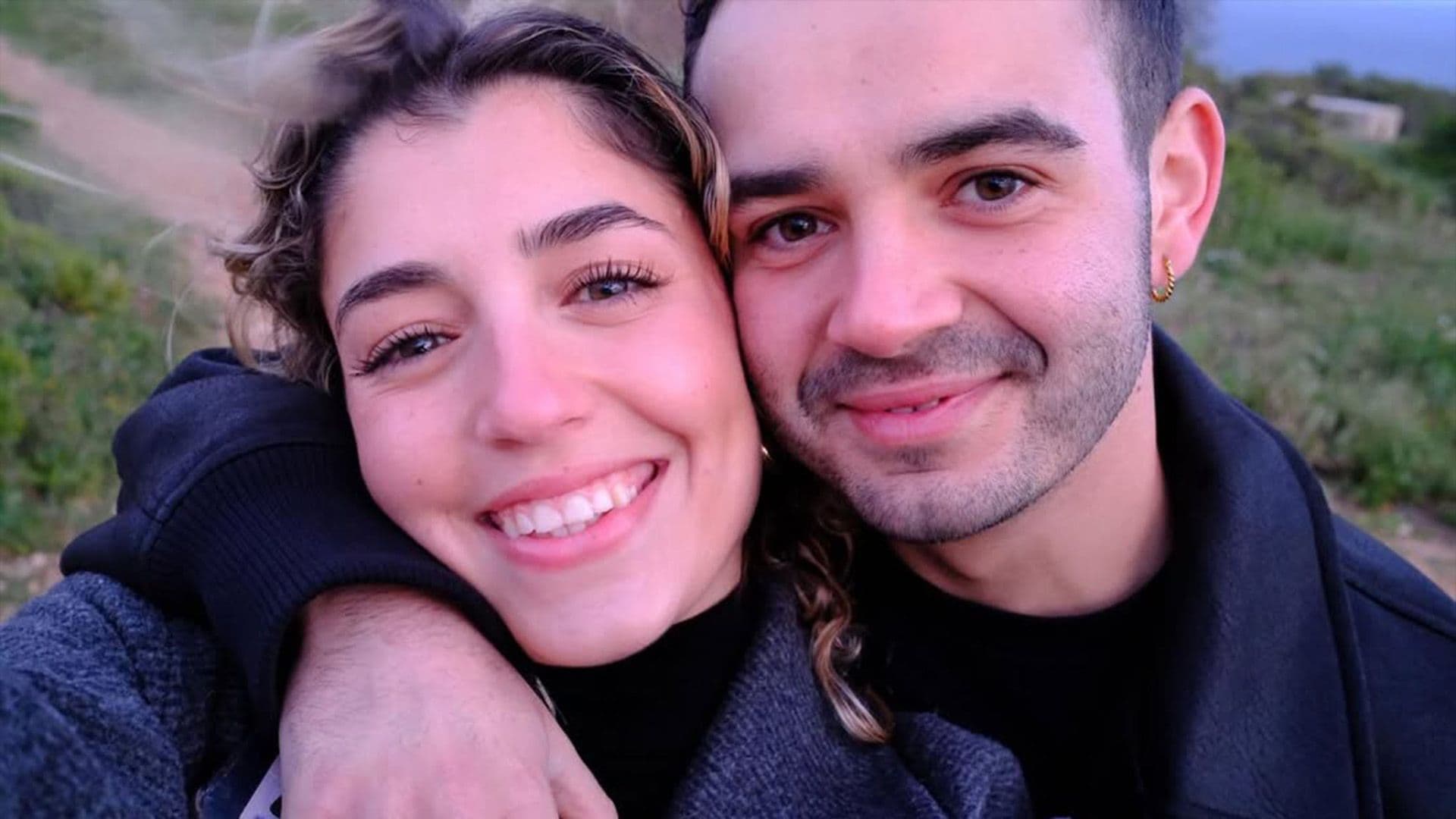 𝗝𝗔𝗠𝗜𝗘 𝗖𝗔𝗥𝗗𝗢𝗡𝗔 𝗥𝗘𝗩𝗘𝗔𝗟𝗦 𝗧𝗛𝗘 𝗚𝗜𝗥𝗟 𝗕𝗘𝗛𝗜𝗡𝗗 𝗛𝗜𝗦 𝗛𝗜𝗧 𝗦𝗜𝗡𝗚𝗟𝗘𝗦