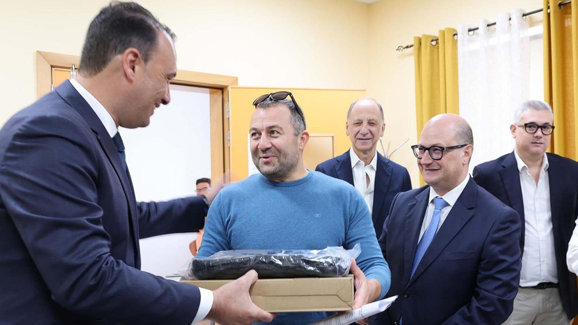 Year 7 Students Start Receiving Laptops